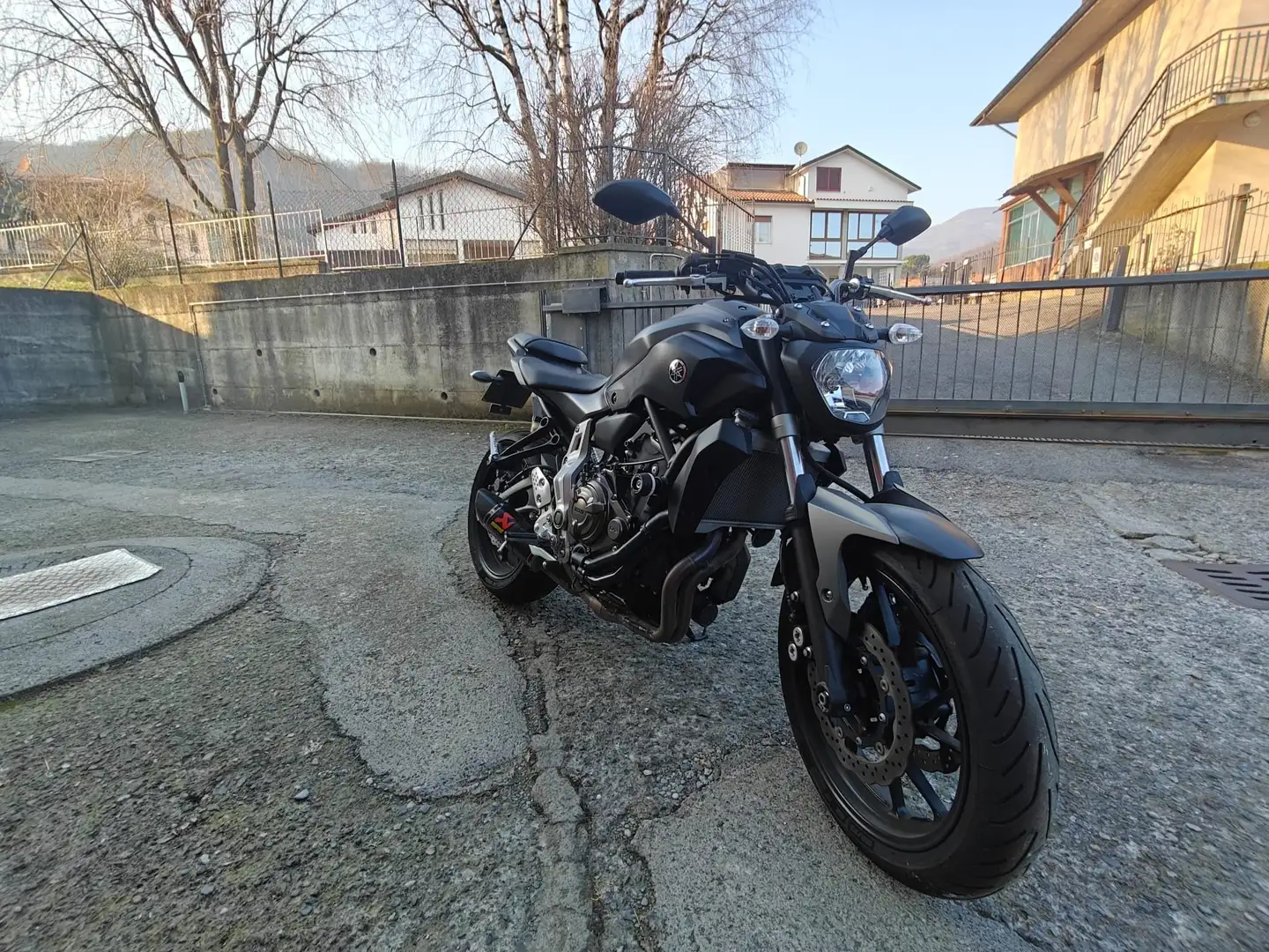 Yamaha MT-07 Depotenziata a libretto Gris - 2