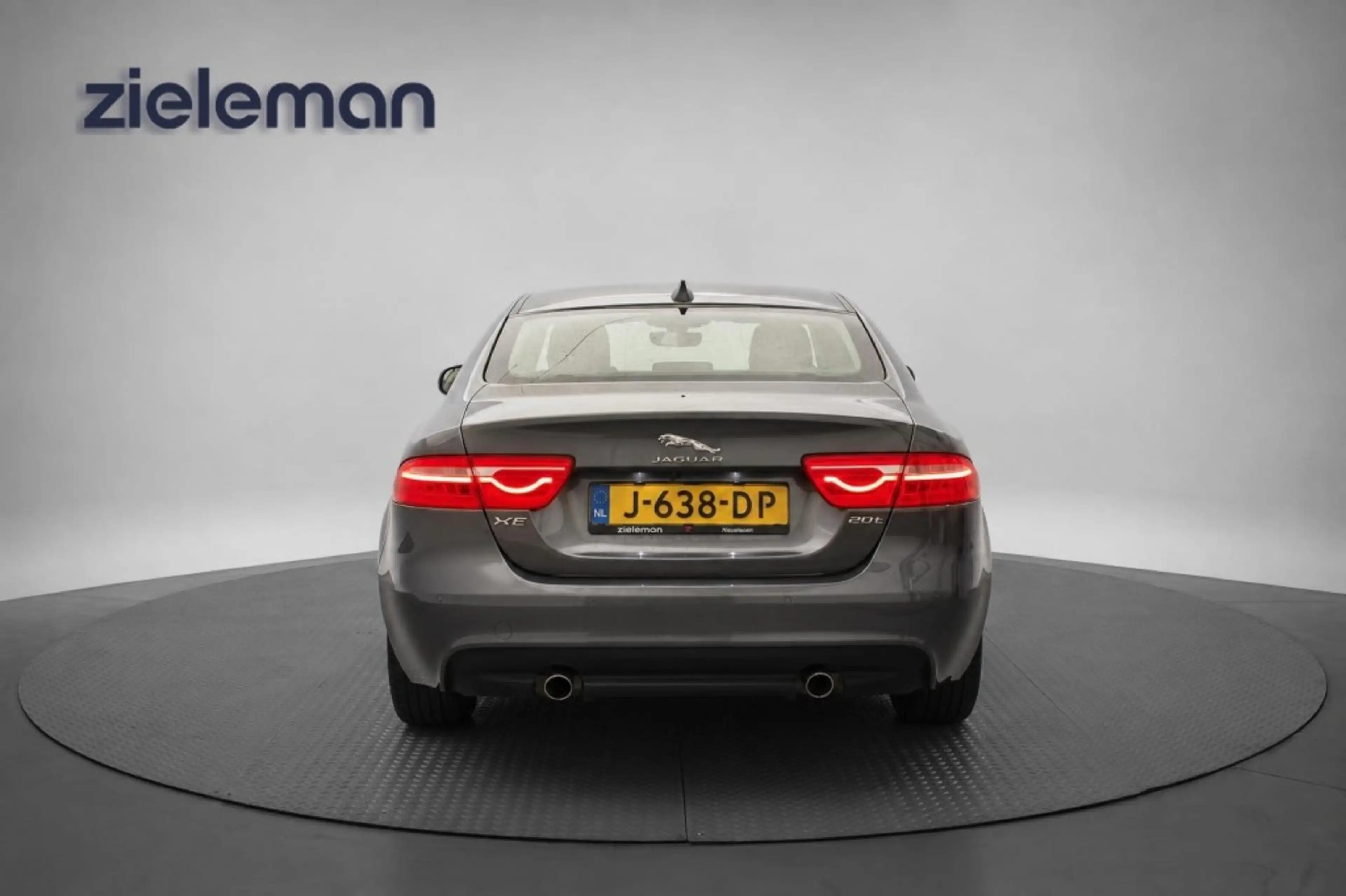 Jaguar XE Sedan 2.0t Pure Automaat - Navi, Camera, Leer, Sto — photo 17