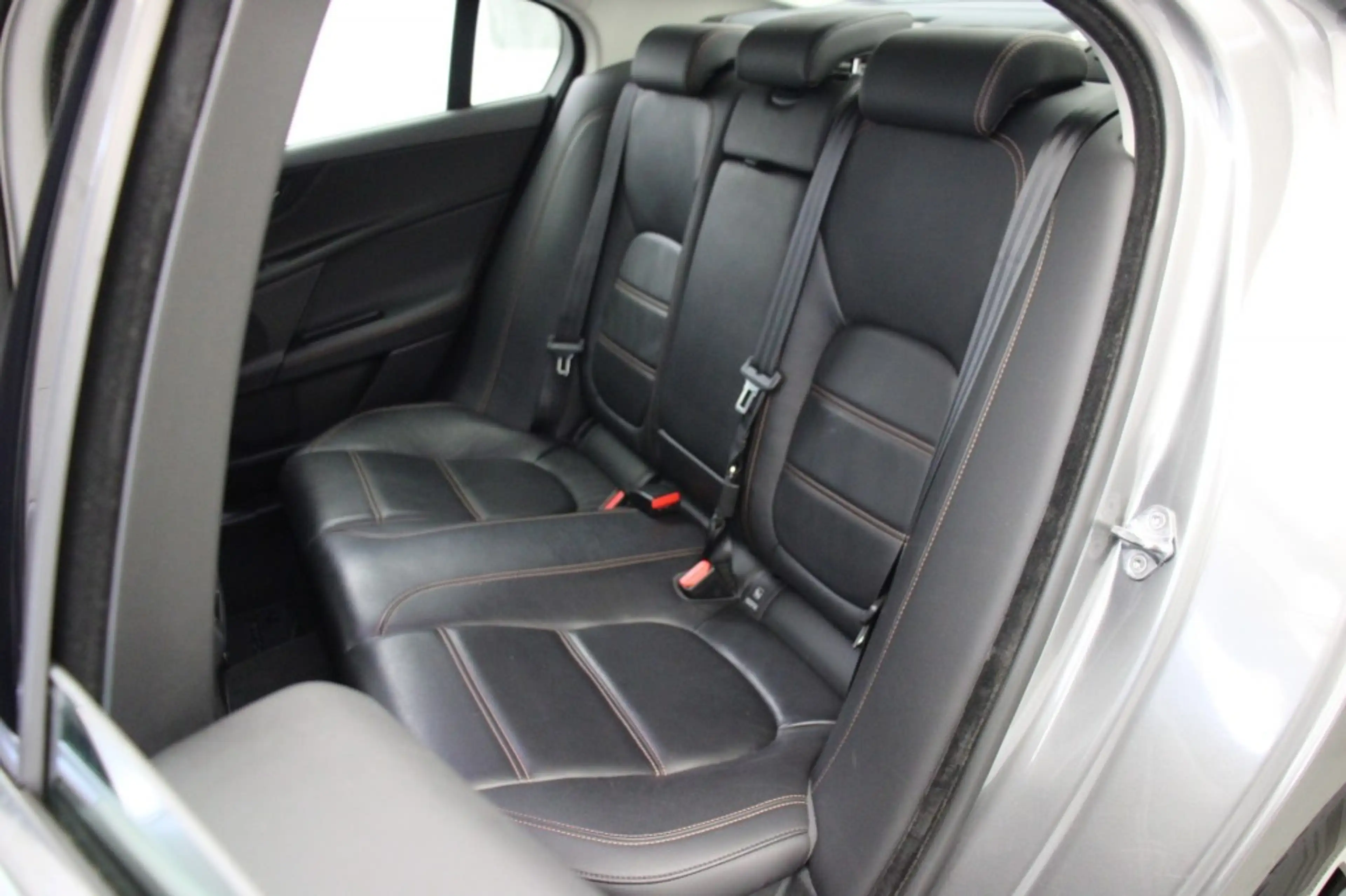 Jaguar XE Sedan 2.0t Pure Automaat - Navi, Camera, Leer, Sto — photo 11