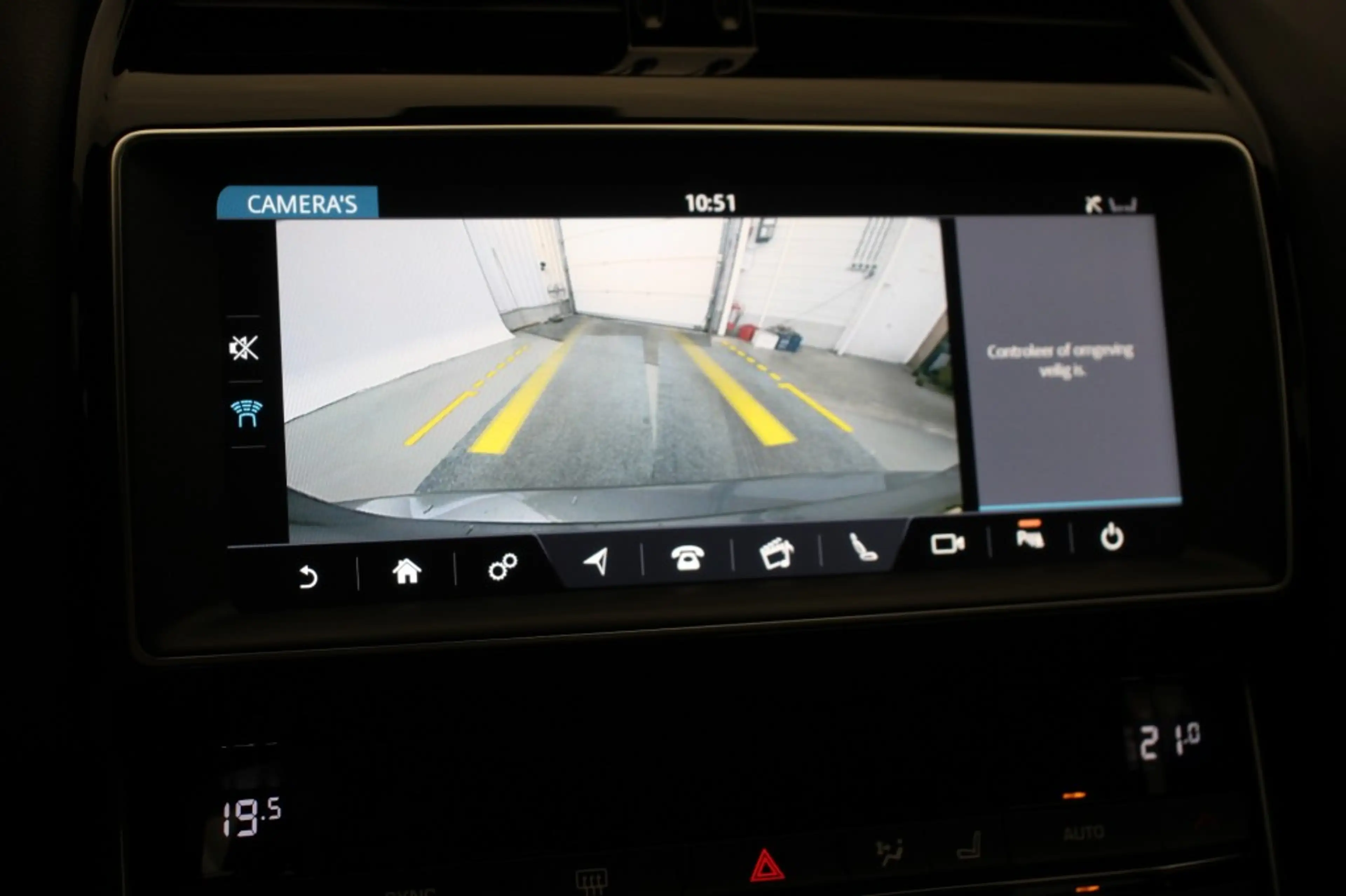 Jaguar XE Sedan 2.0t Pure Automaat - Navi, Camera, Leer, Sto — photo 6