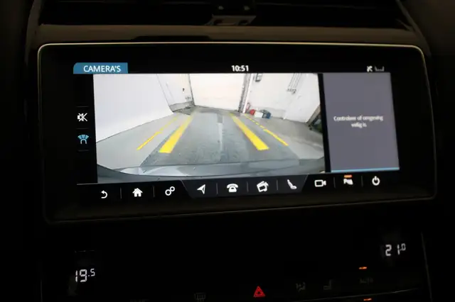 Jaguar Xe view 6