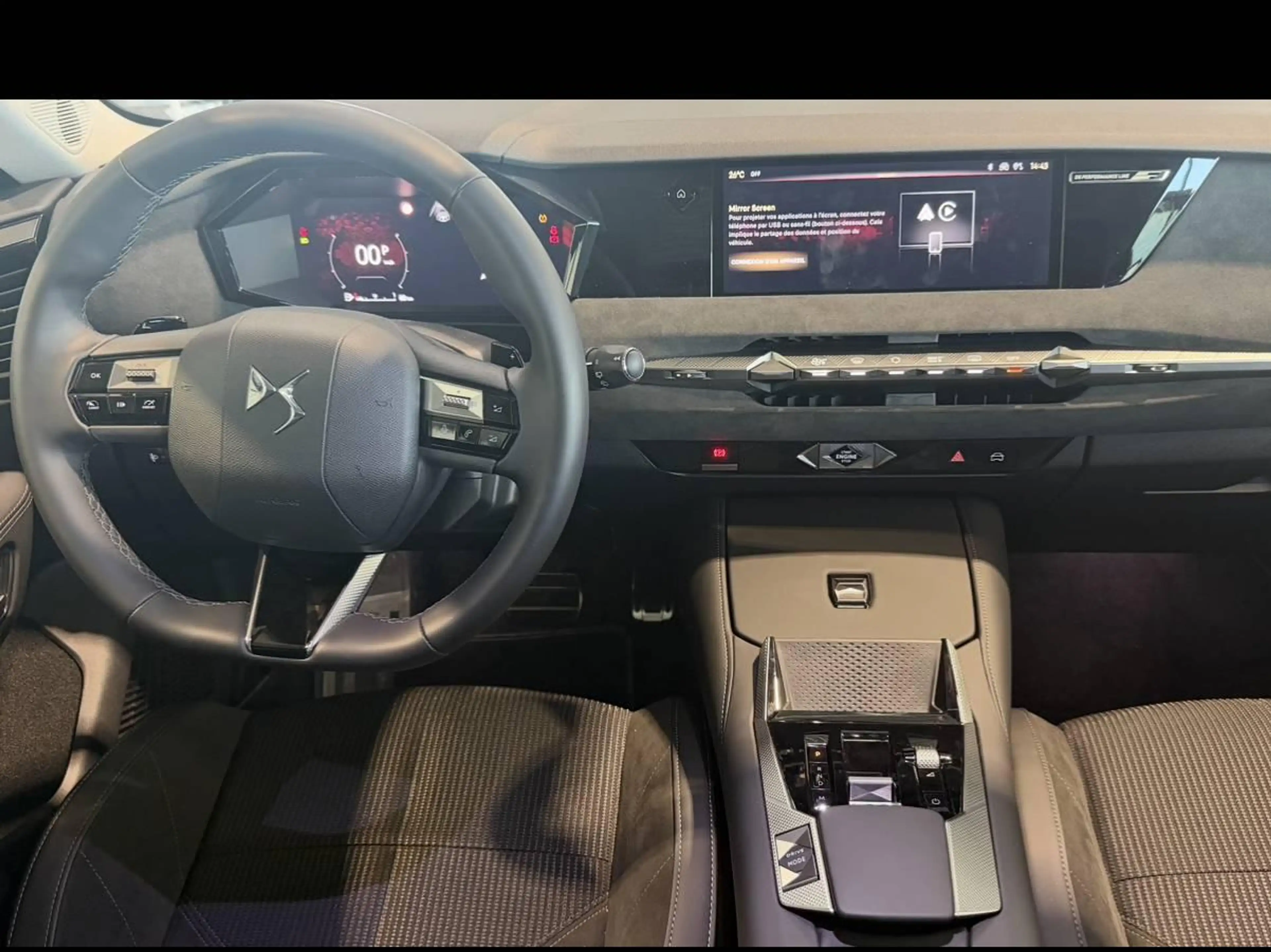 DS Automobiles N°4 N°4 1.2 Hybrid DS Performance Line DS Performance Line — photo 10