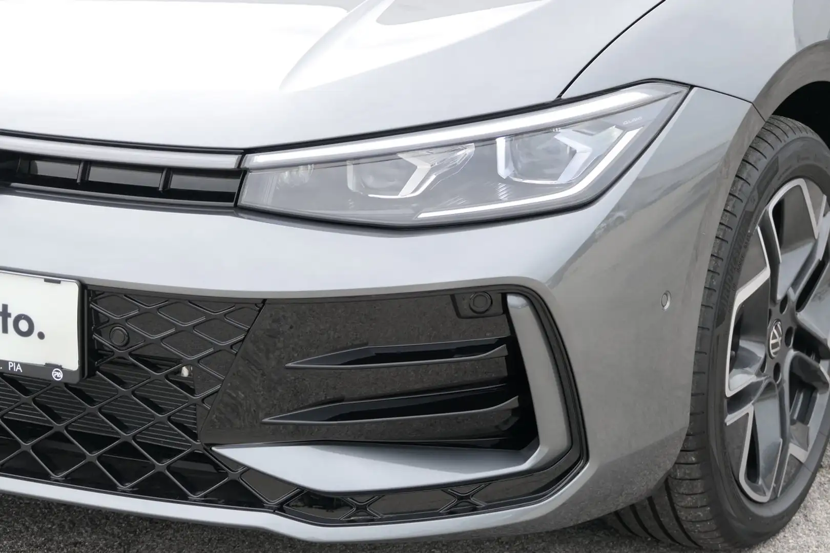 Volkswagen Passat Variant R-Line eHybrid 150kW Grau - 2