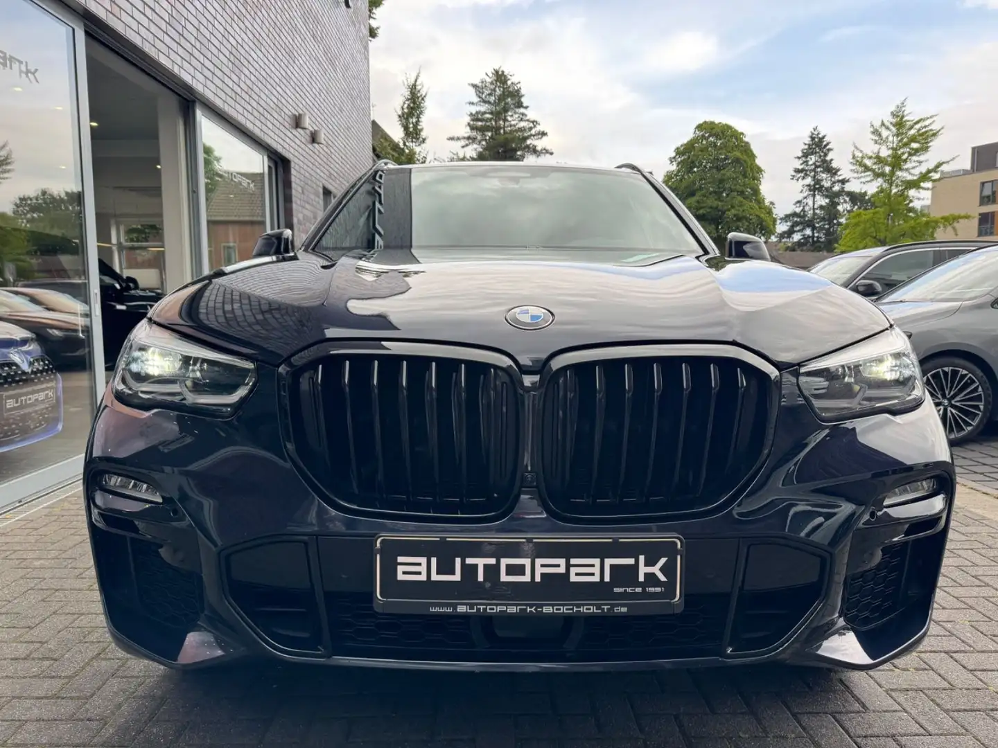 BMW X5 xDrive45e M Sport ACC AHK DaProf KomfSitz 20" Schwarz - 2