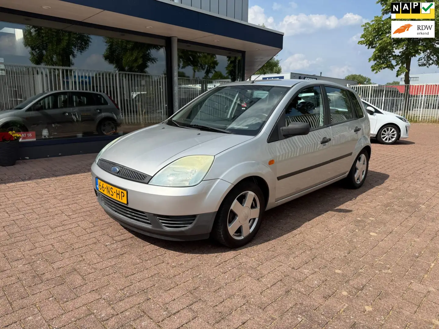 Ford Fiesta 1.3 Centennial | NAP | Trekhaak | Airco Grijs - 1