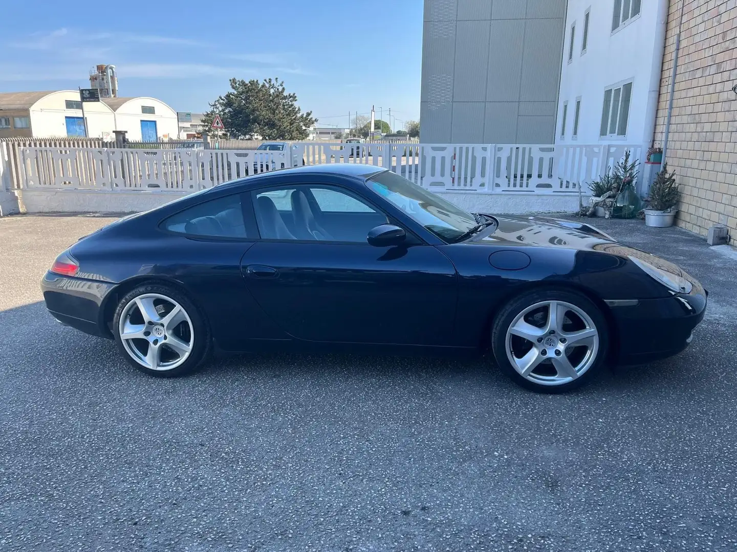 Porsche 996 Carrera Red - 2