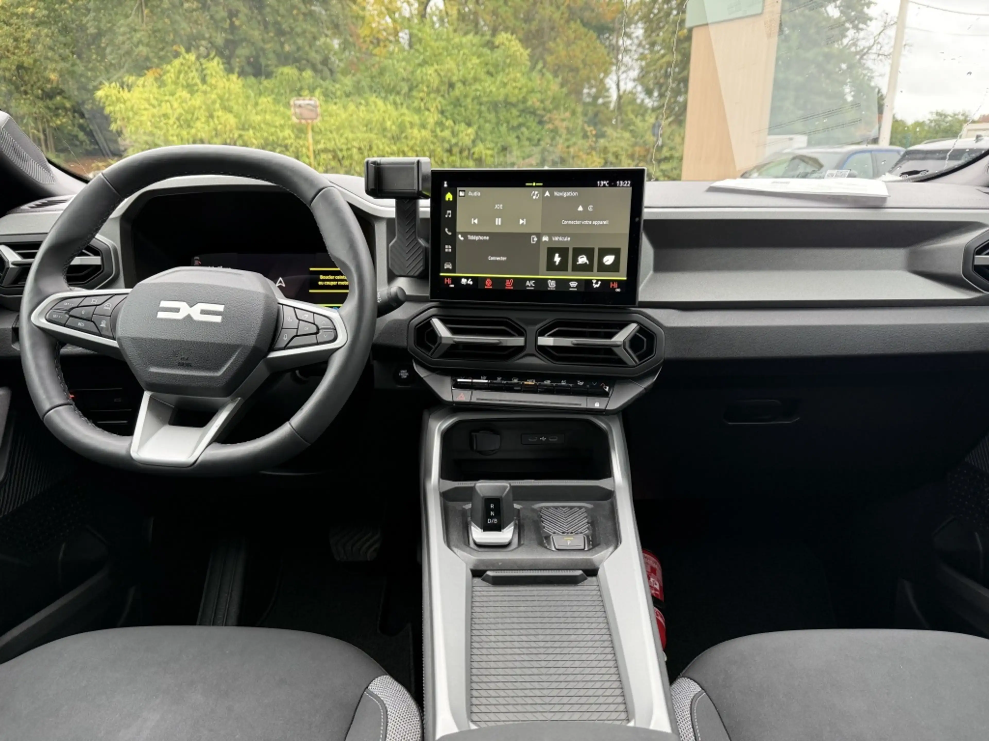 Dacia Bigster Hybrid 155 Journey — photo 10