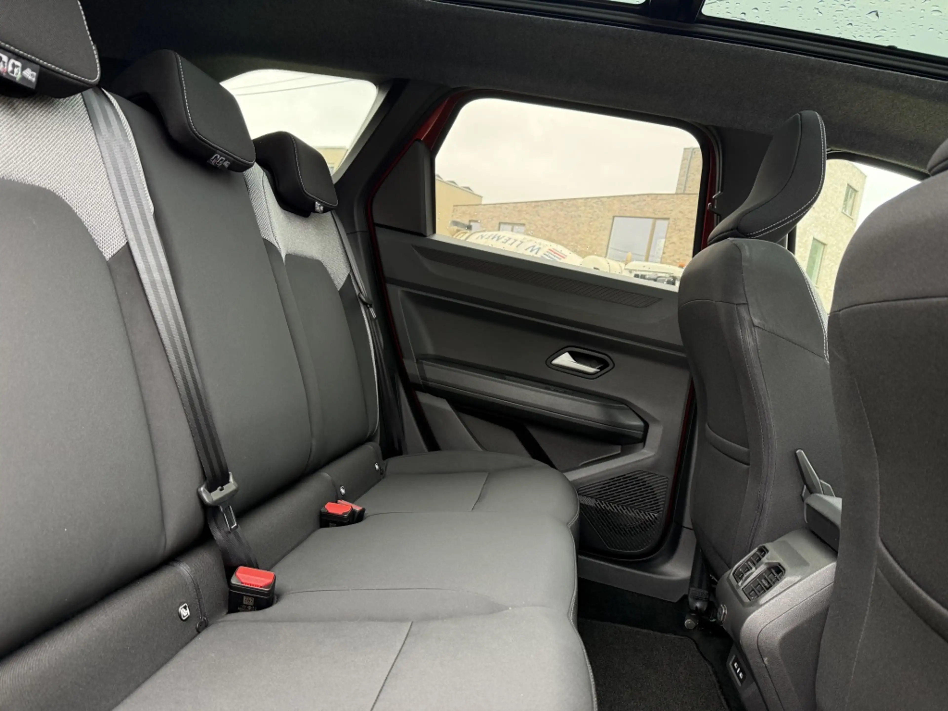 Dacia Bigster Hybrid 155 Journey — photo 9