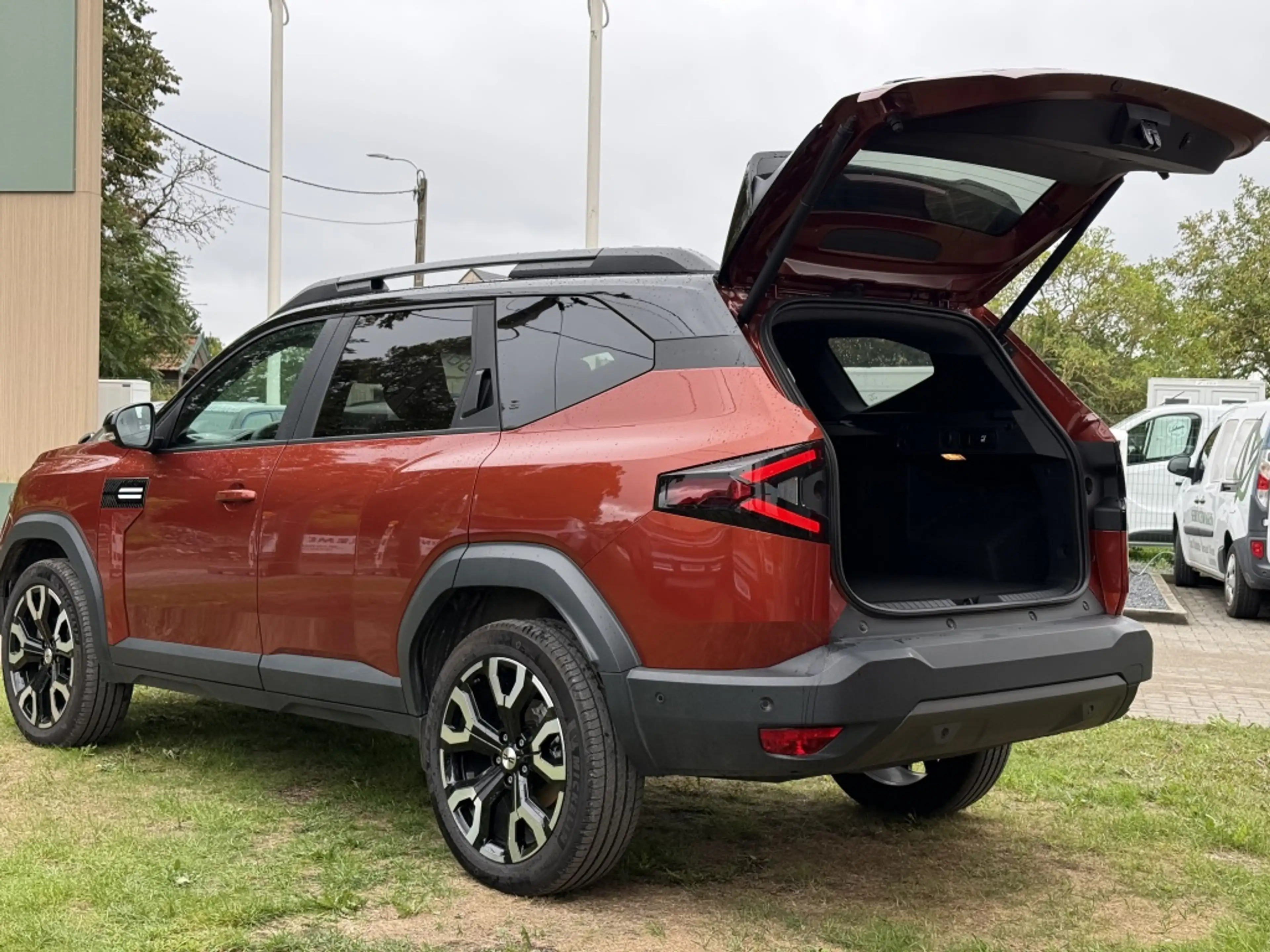 Dacia Bigster Hybrid 155 Journey — photo 5