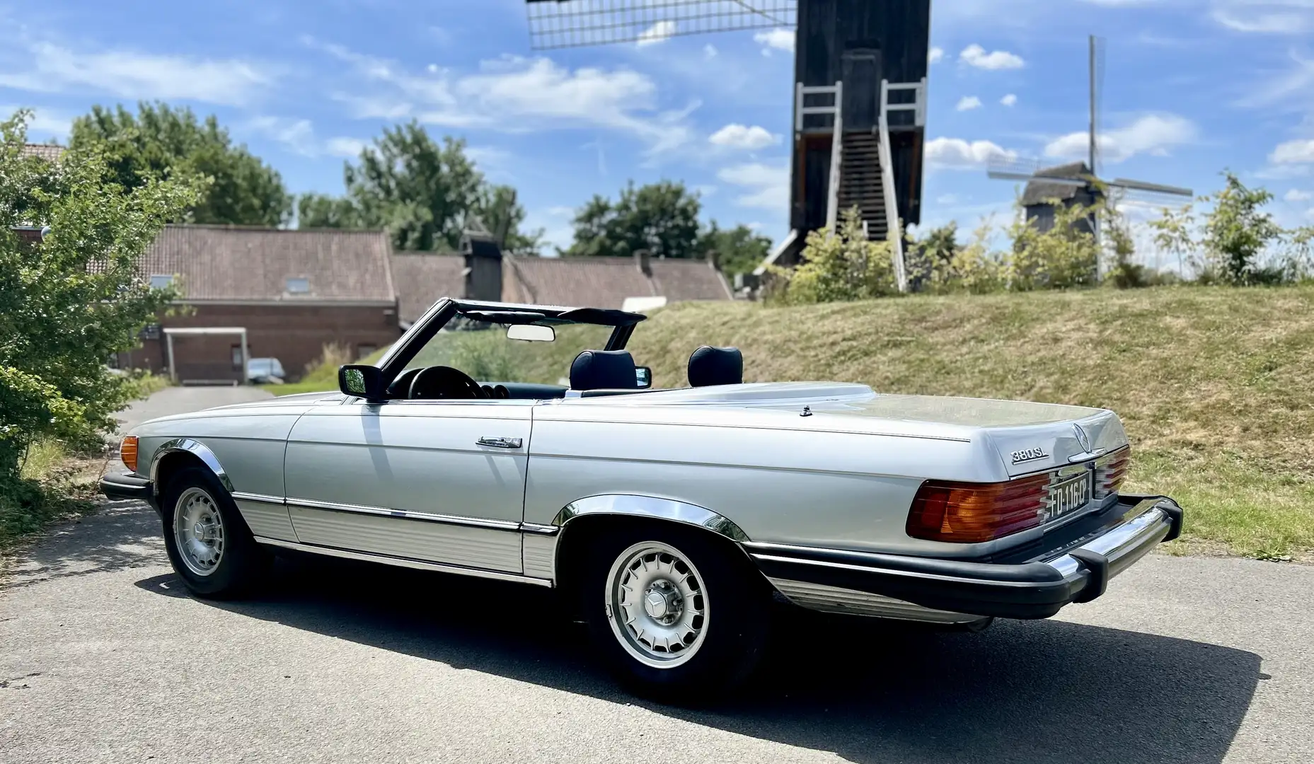 Mercedes-Benz SL 380 - 2