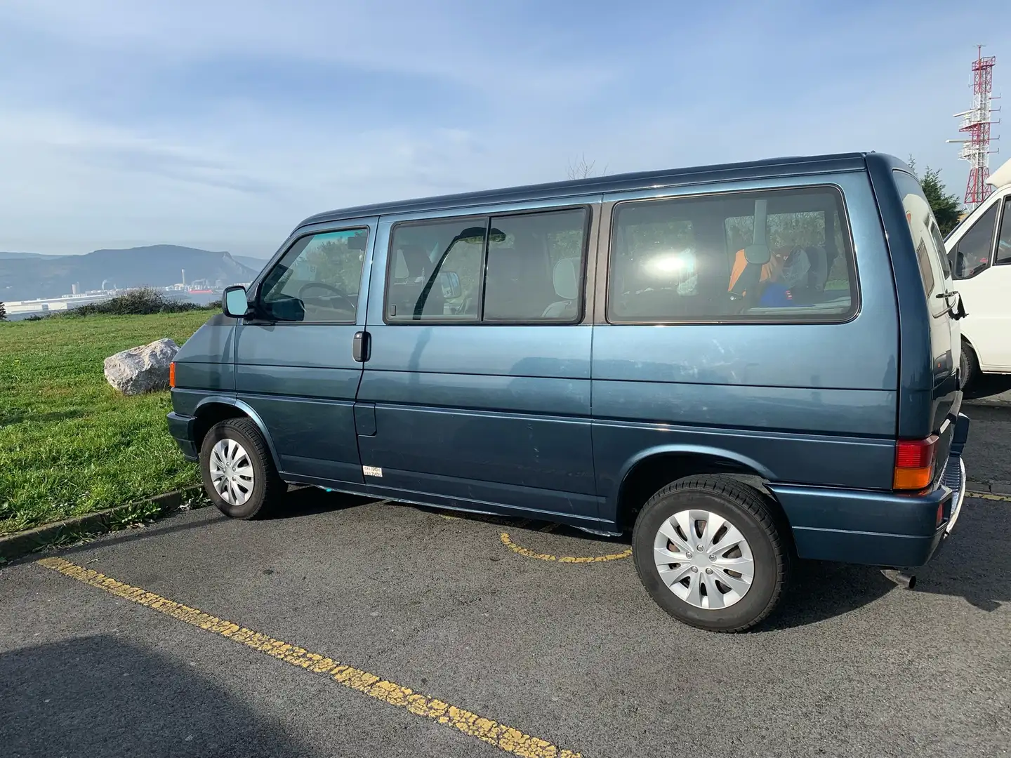 Volkswagen T4 Caravelle 2.5 2920 D.E. Blauw - 2