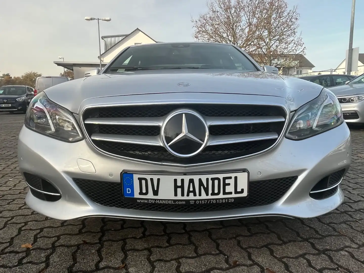 Mercedes-Benz E 220 CDI BlueEfficiency *Navi/Kamera/PDC* Plateado - 2