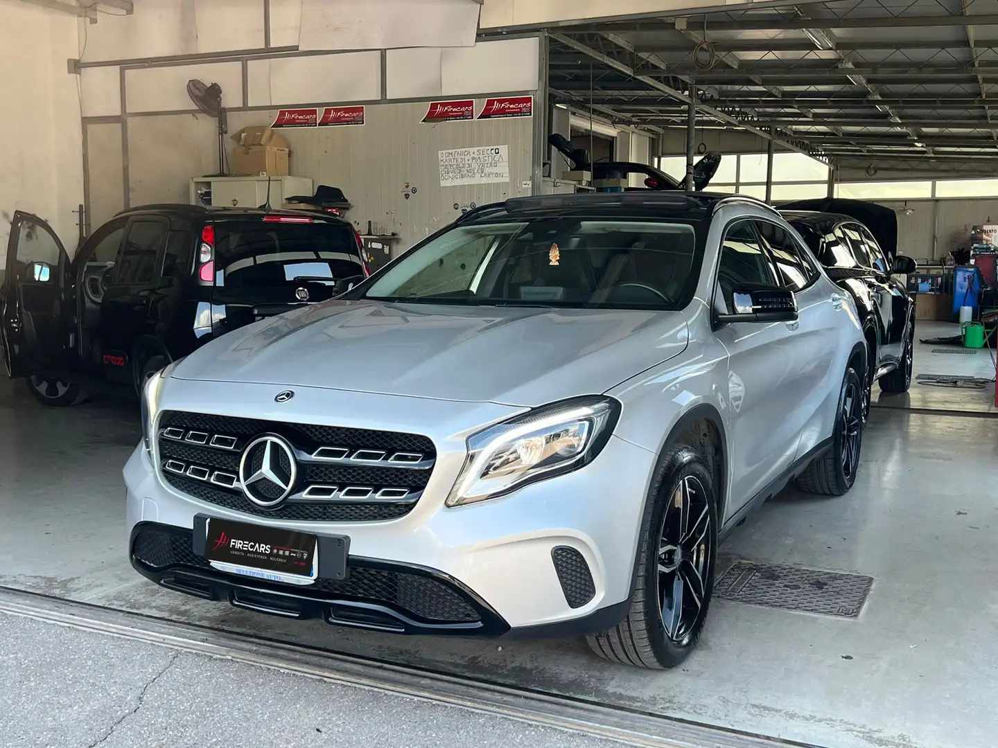 Mercedes-Benz GLA 200 D 2.2 DIESEL 136CV +TETTO **SOLO 47.000KM** Gris - 1