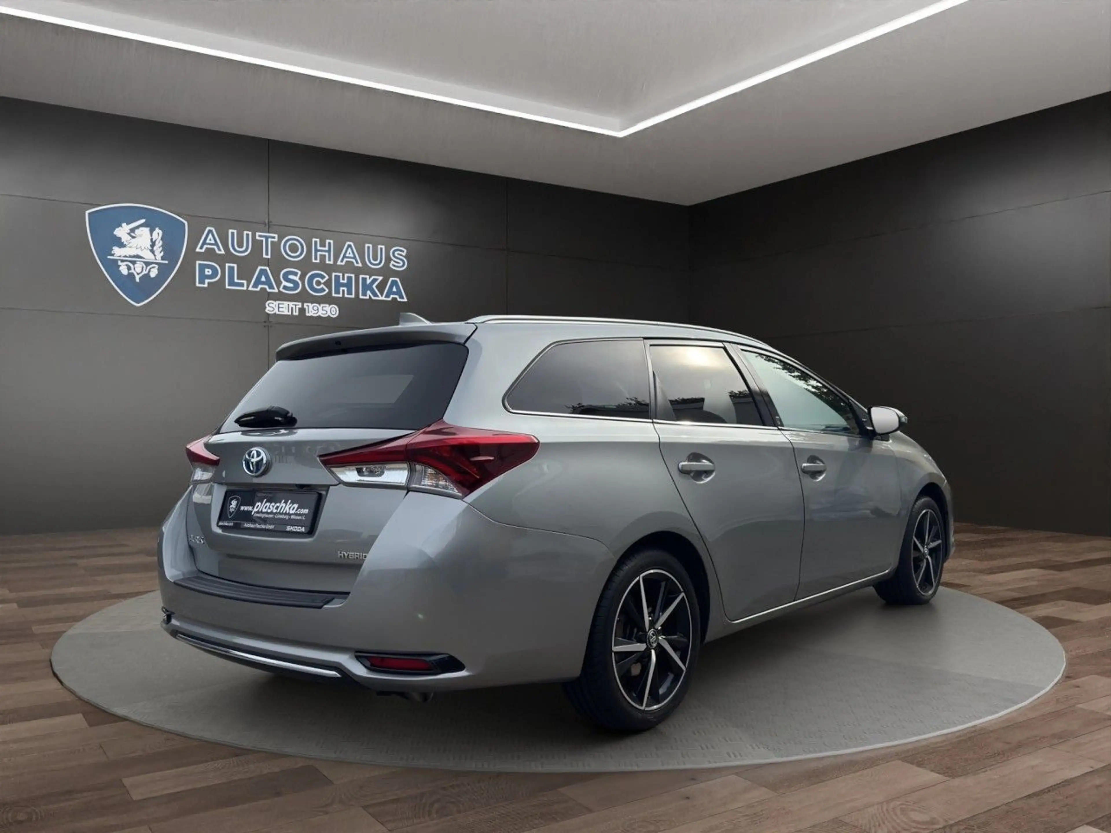 Toyota Auris 1.8 Touring Sports Hybrid KAMERA*SHZ*PDC — photo 6