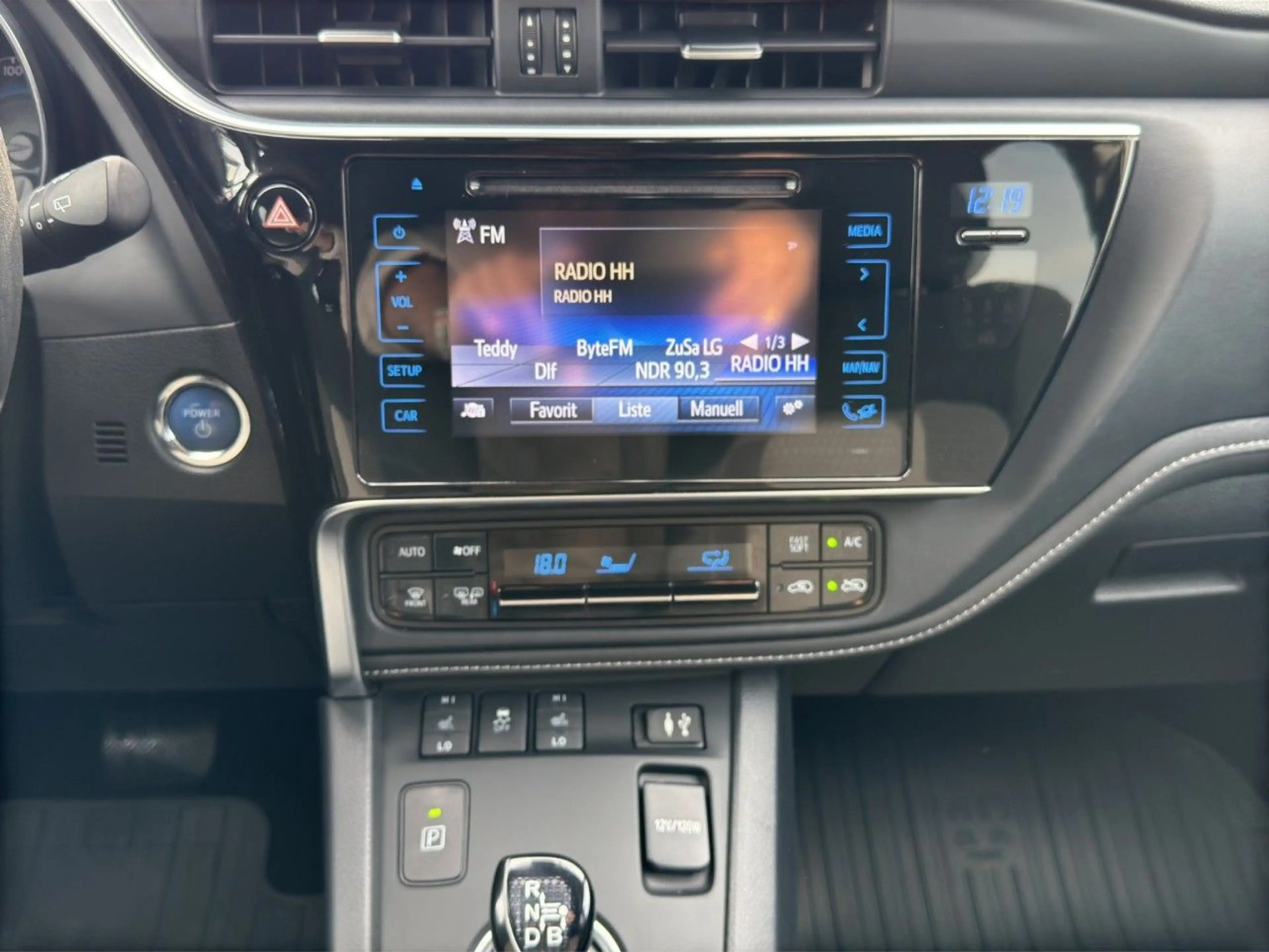 Toyota Auris 1.8 Touring Sports Hybrid KAMERA*SHZ*PDC — photo 18