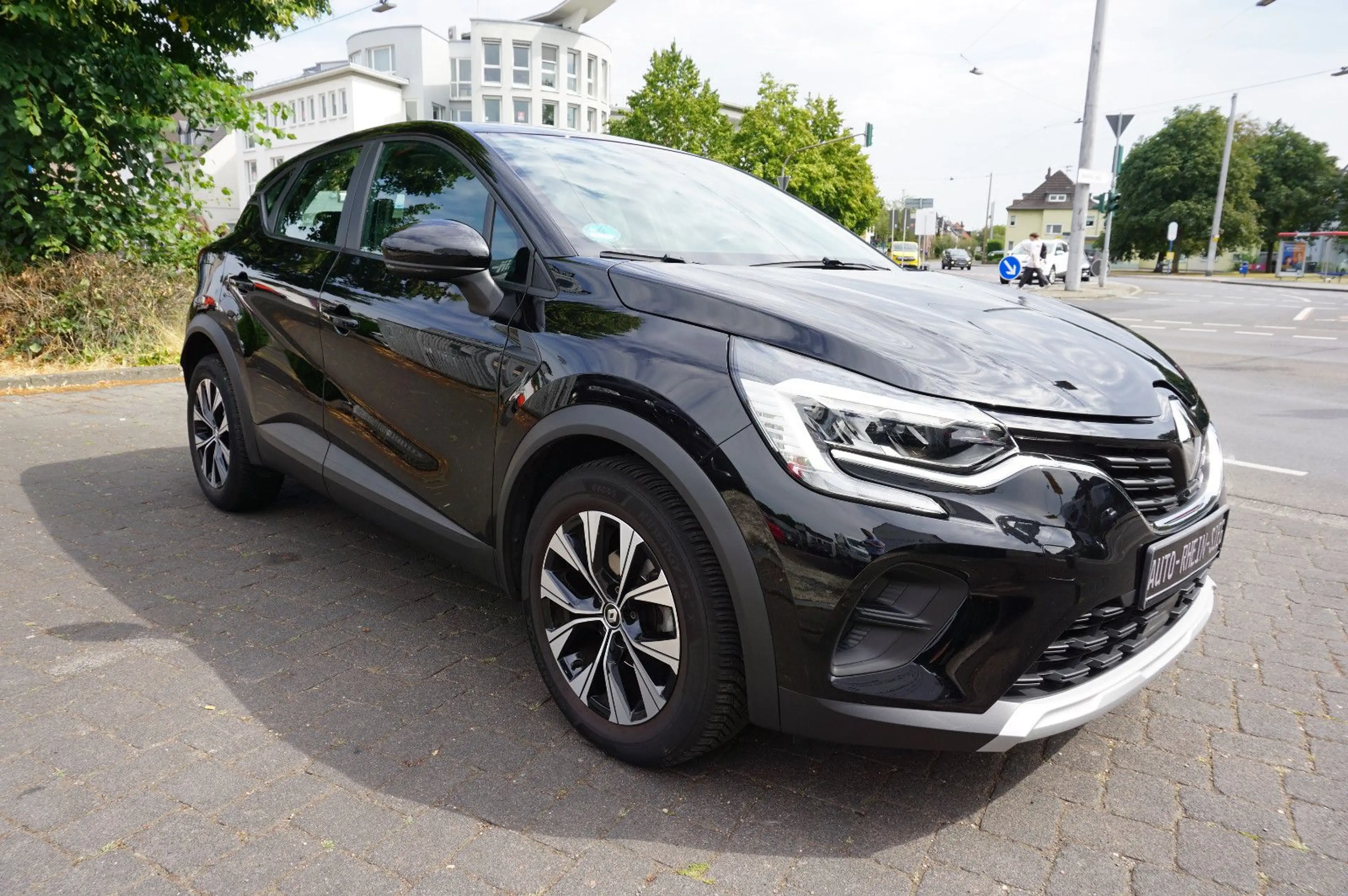 Renault Captur II Equilibre 2-Hand/Klima/Navi/Wenig km!! — photo 3