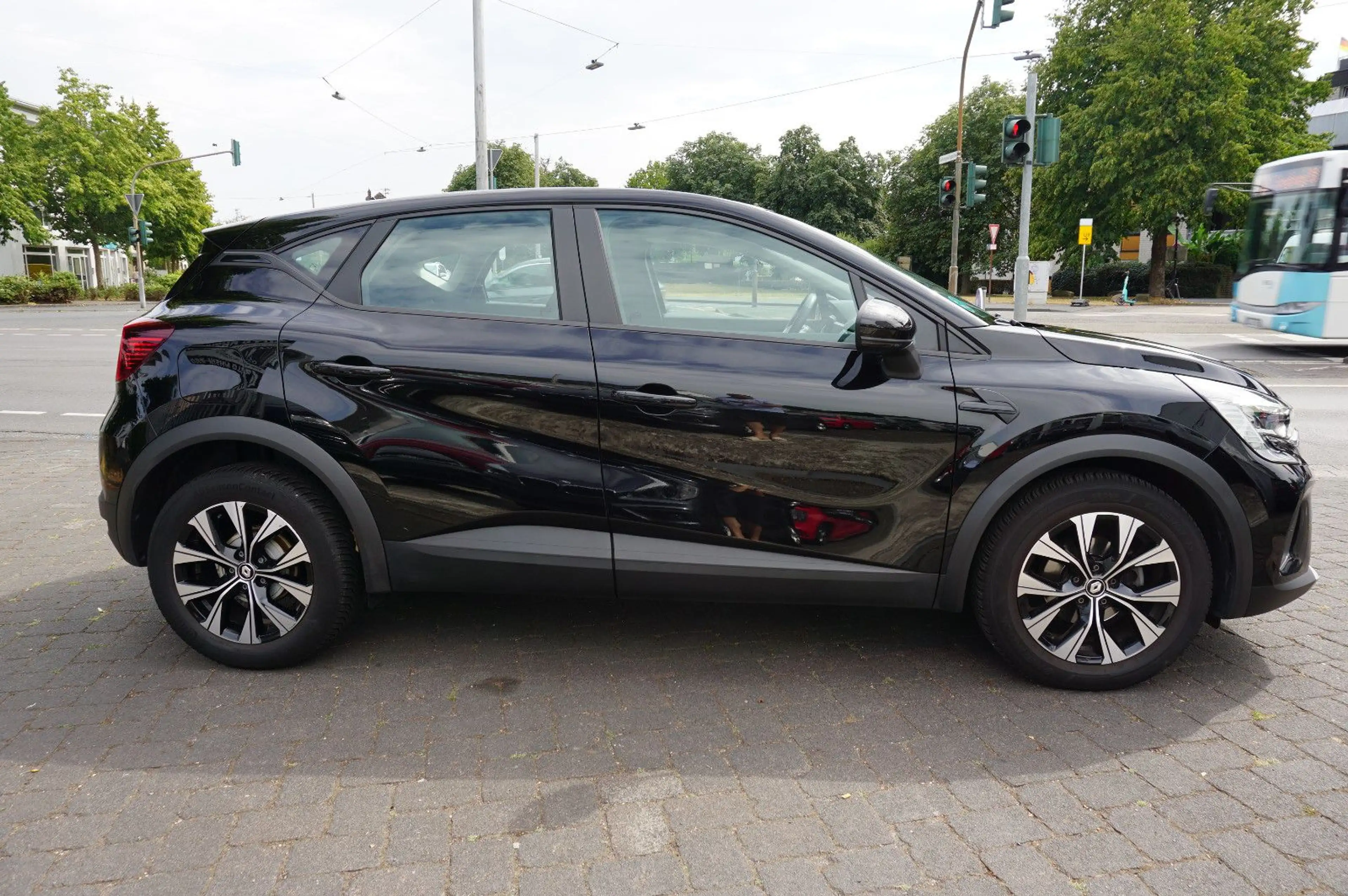 Renault Captur II Equilibre 2-Hand/Klima/Navi/Wenig km!! — photo 4