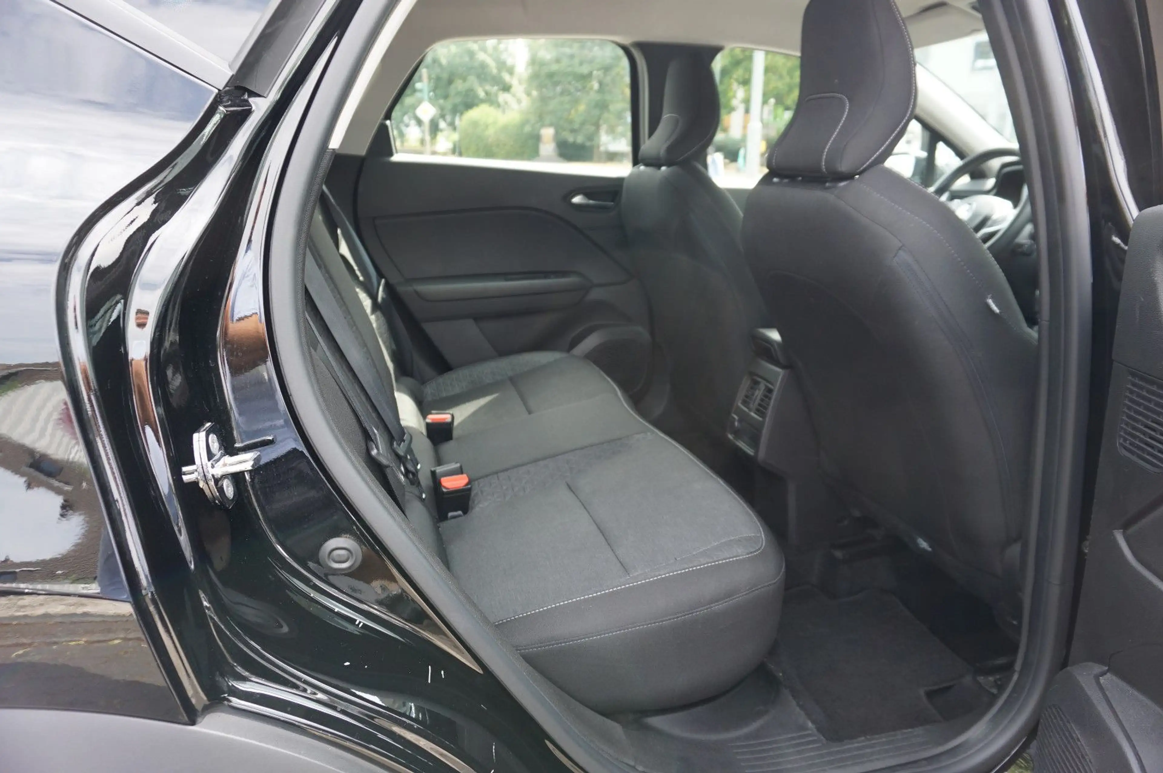 Renault Captur II Equilibre 2-Hand/Klima/Navi/Wenig km!! — photo 12