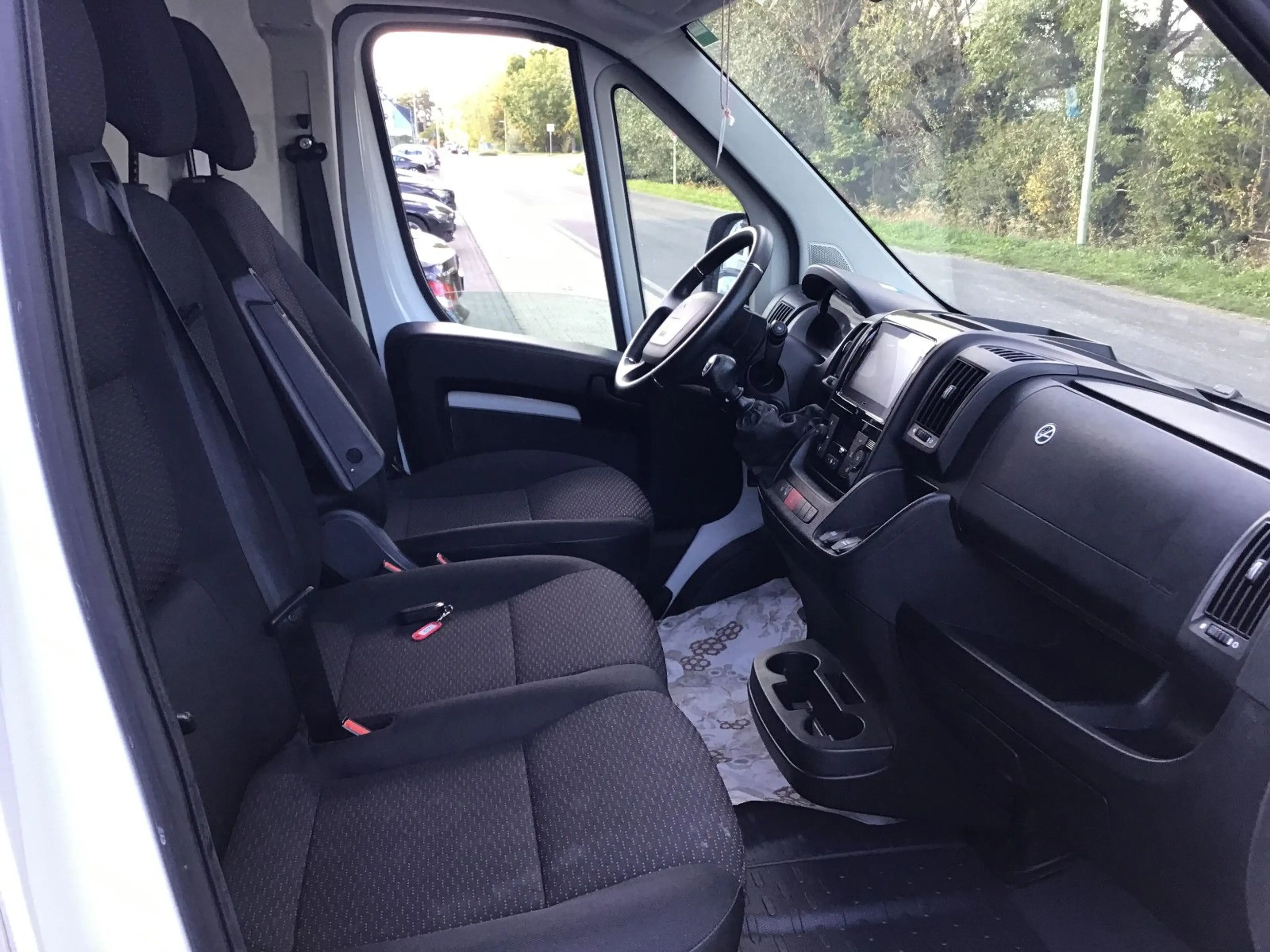 Peugeot Boxer Kasten Hochraum 335 L3H2 BlueHDi 140 Stop& — photo 14