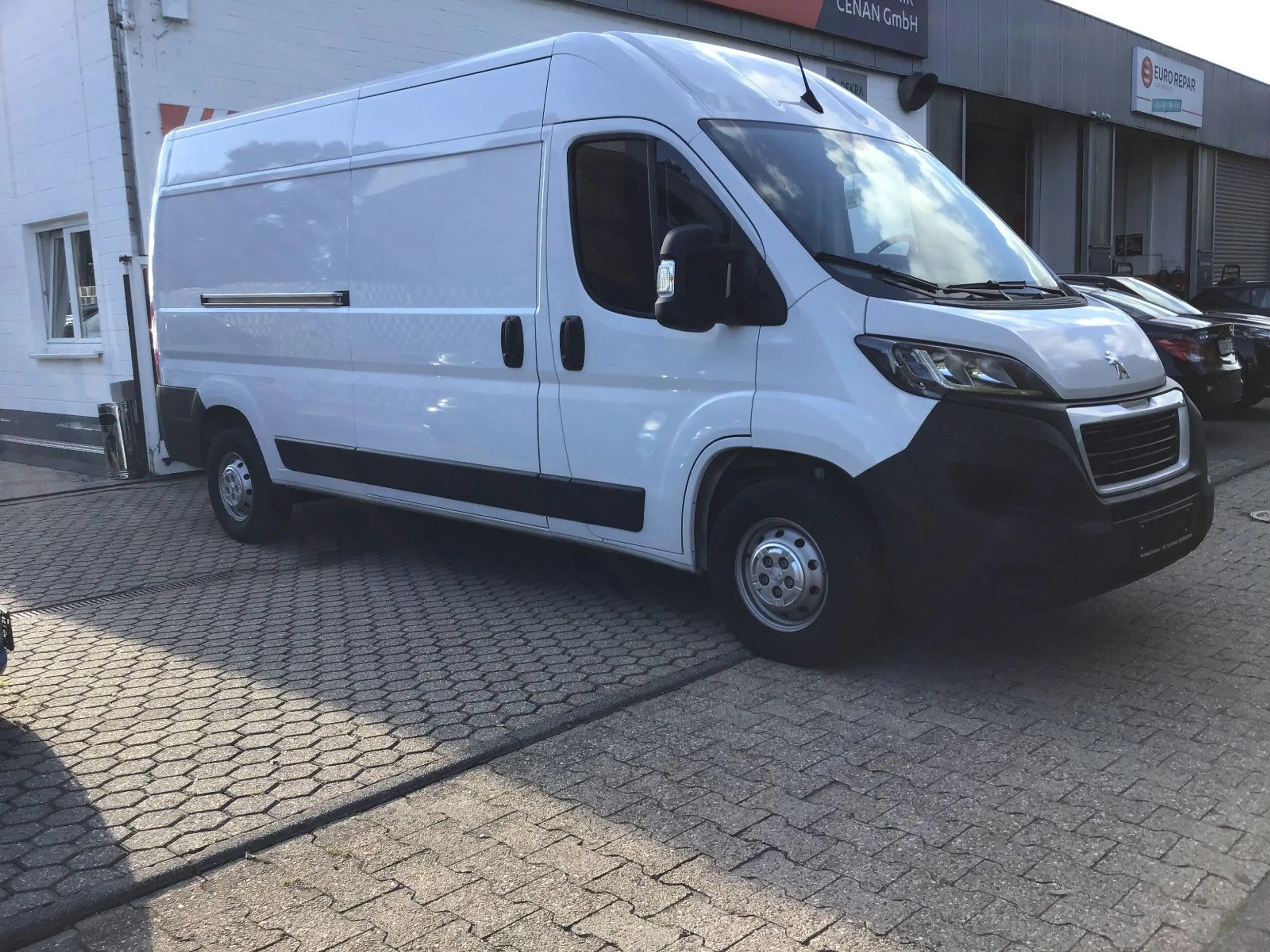 Peugeot Boxer Kasten Hochraum 335 L3H2 BlueHDi 140 Stop& — photo 6