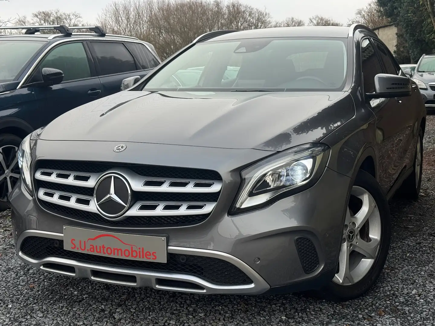 Mercedes-Benz GLA 180 Business Facelift/Full LED/NAvi/Semi Cuir/GAR12M Gris - 1