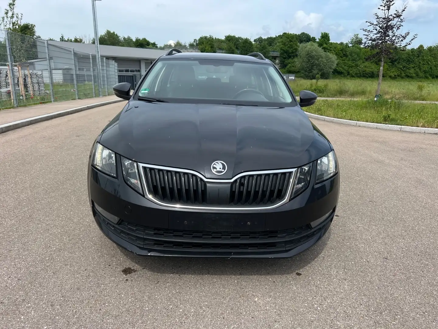 Skoda Octavia Combi Drive 4x4 Schwarz - 2
