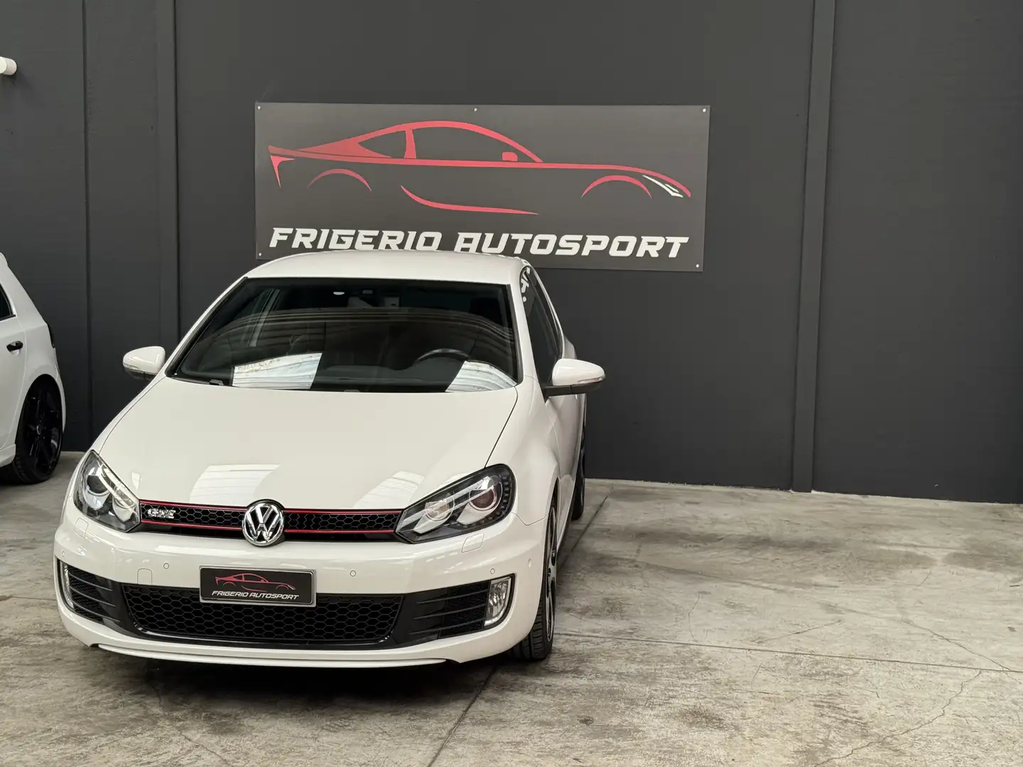 Volkswagen Golf GTI 3p 2.0 tsi - 2
