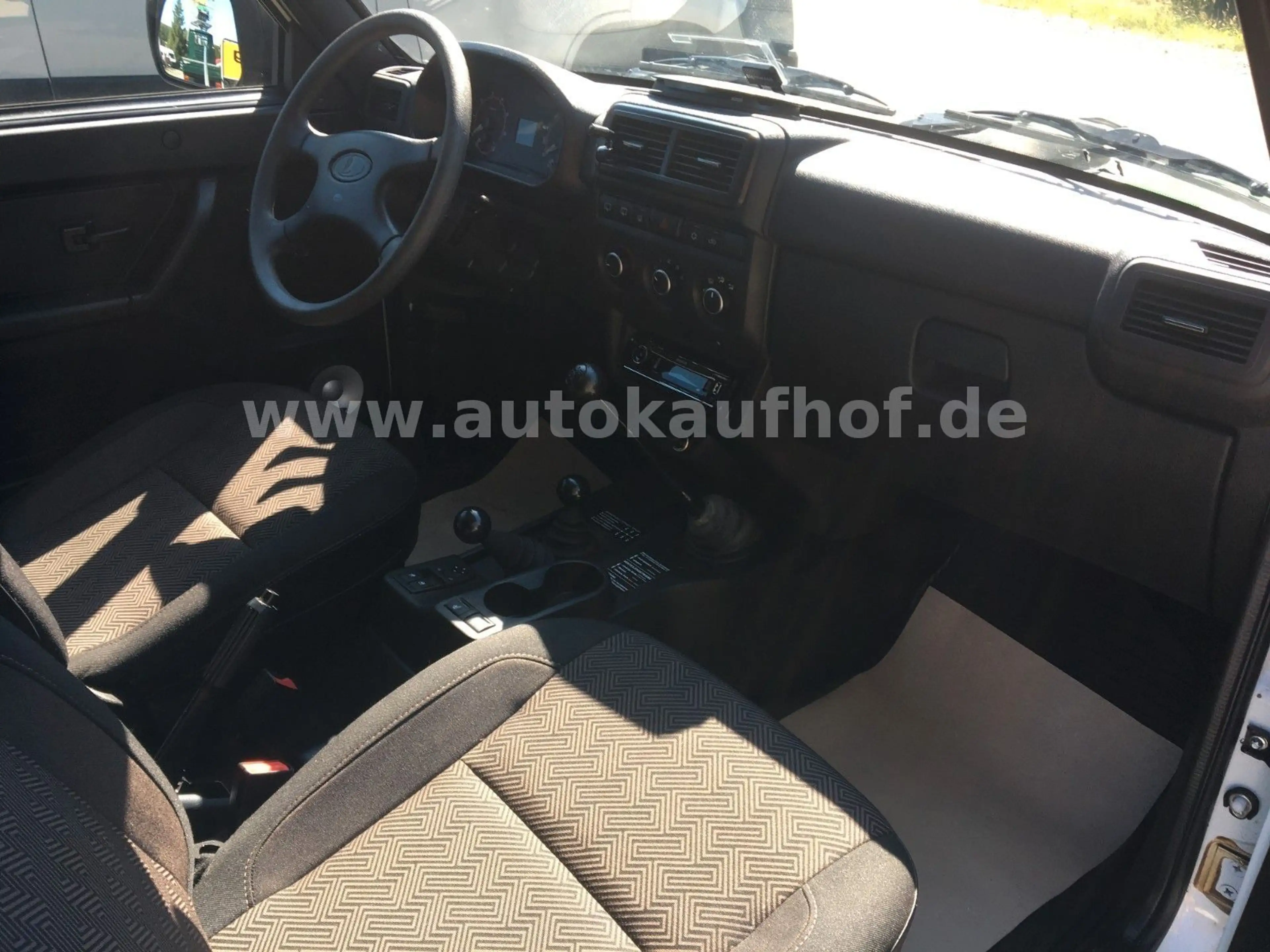 Lada Niva 4x4 Urban Legend *Klima, nur 7900 km!!* — photo 8