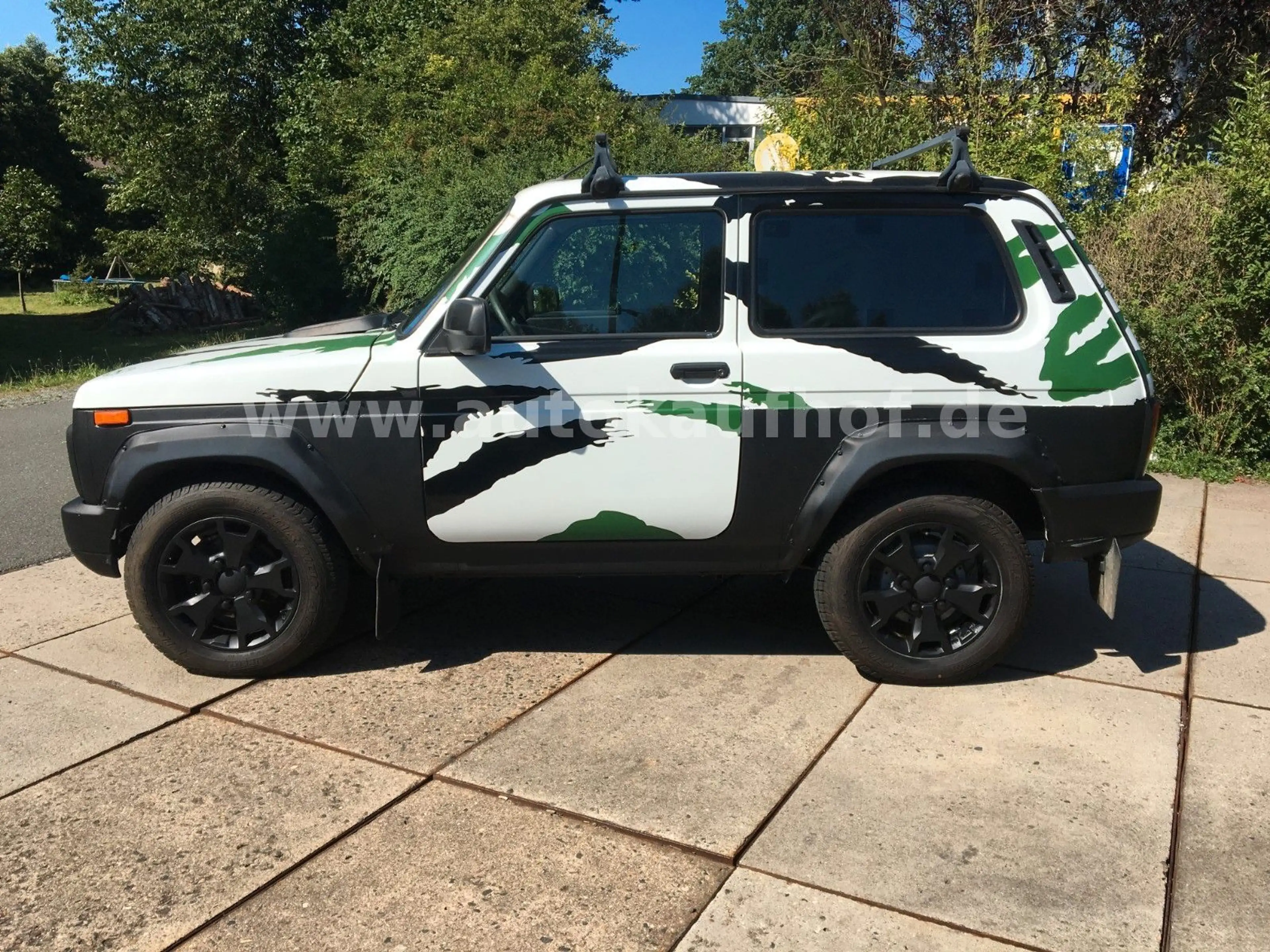 Lada Niva 4x4 Urban Legend *Klima, nur 7900 km!!* — photo 4