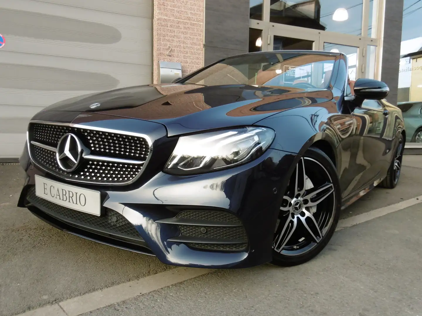 Mercedes-Benz E 200 CABRIO / PACK AMG / PACK NIGHT / CUIR 49000KM !!! Bleu - 1