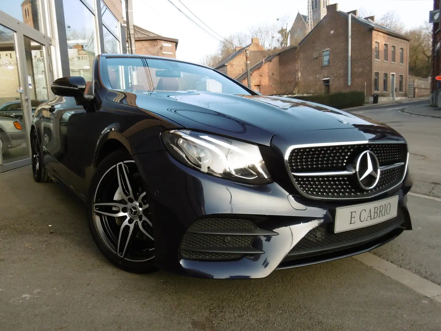 Mercedes-Benz E 200 CABRIO / PACK AMG / PACK NIGHT / CUIR 49000KM !!! Bleu - 2