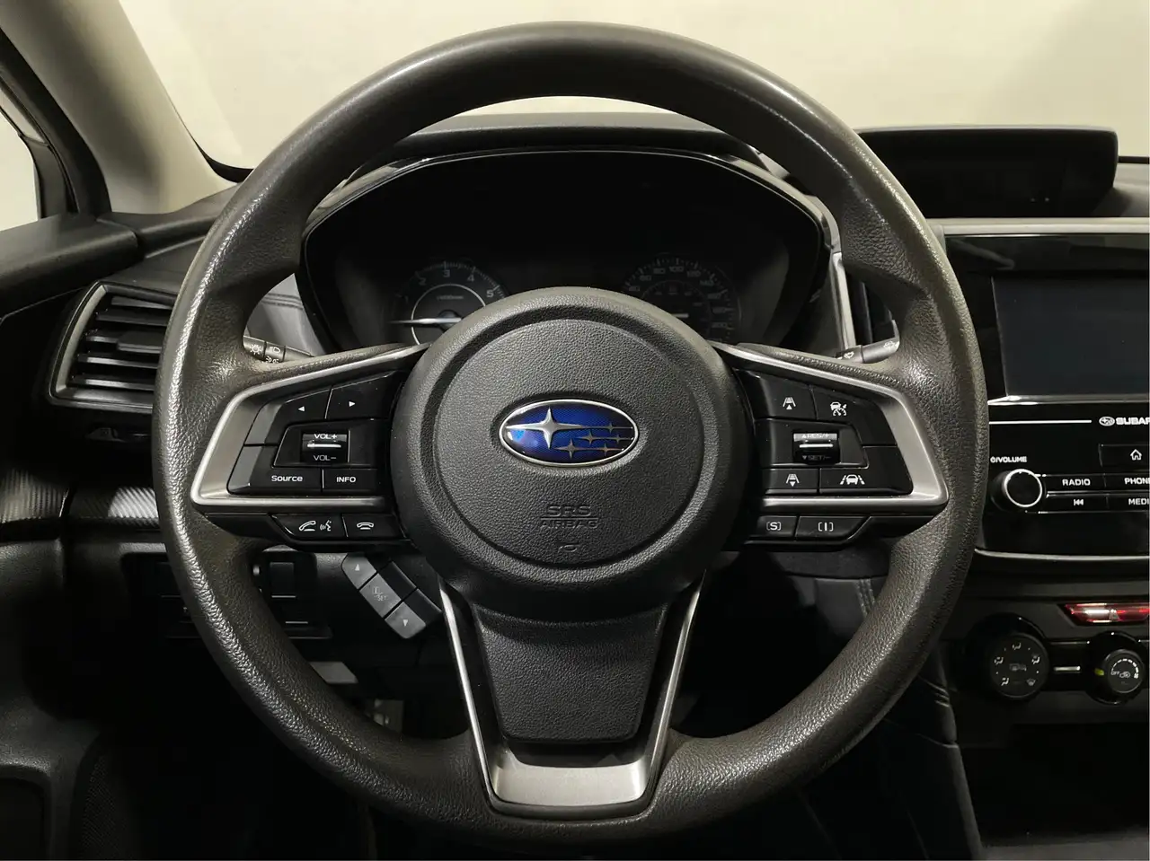 Subaru Impreza снимка Subaru Impreza
