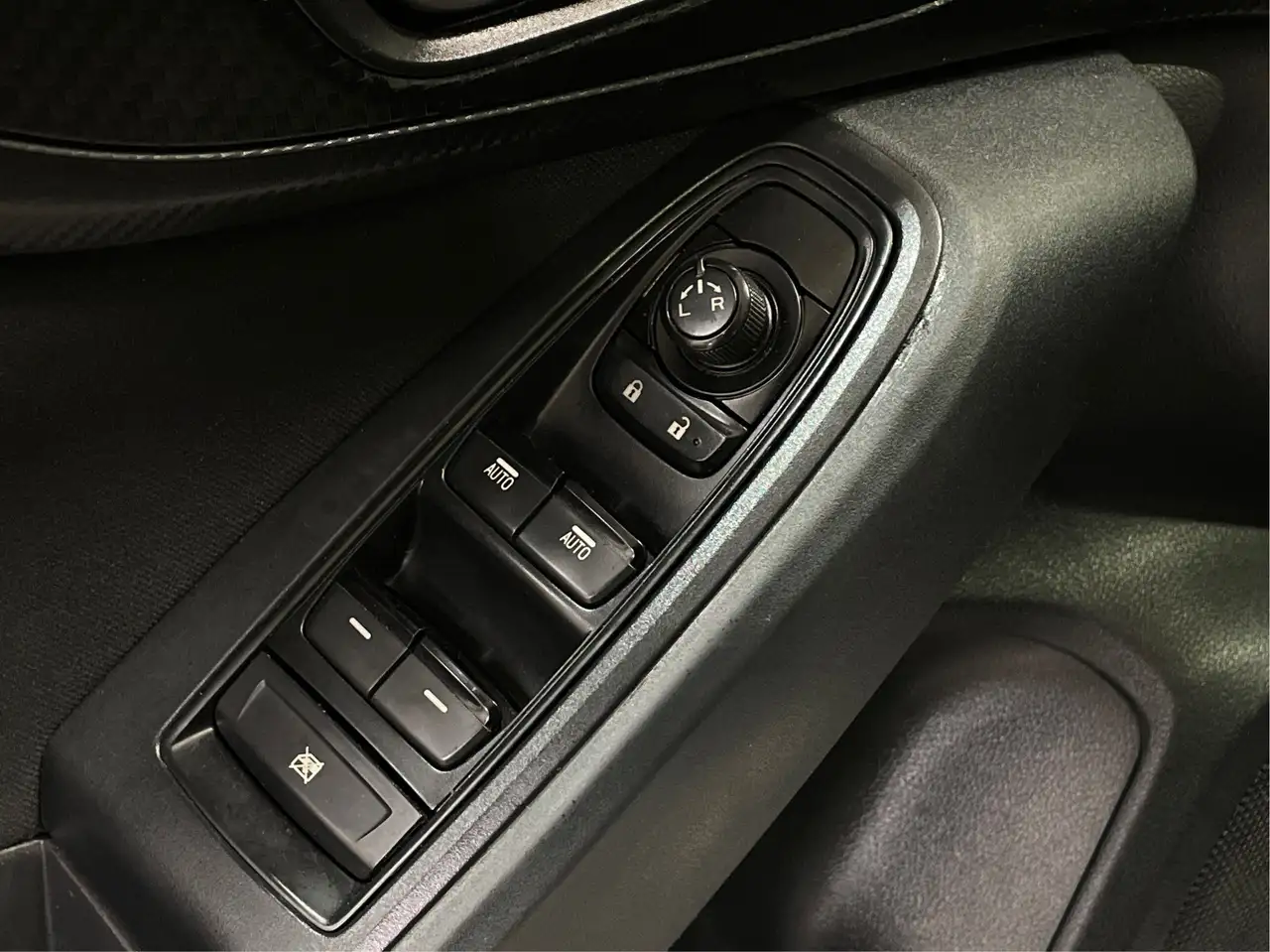 Subaru Impreza снимка Subaru Impreza