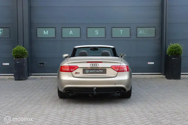 Audi S5 view 10