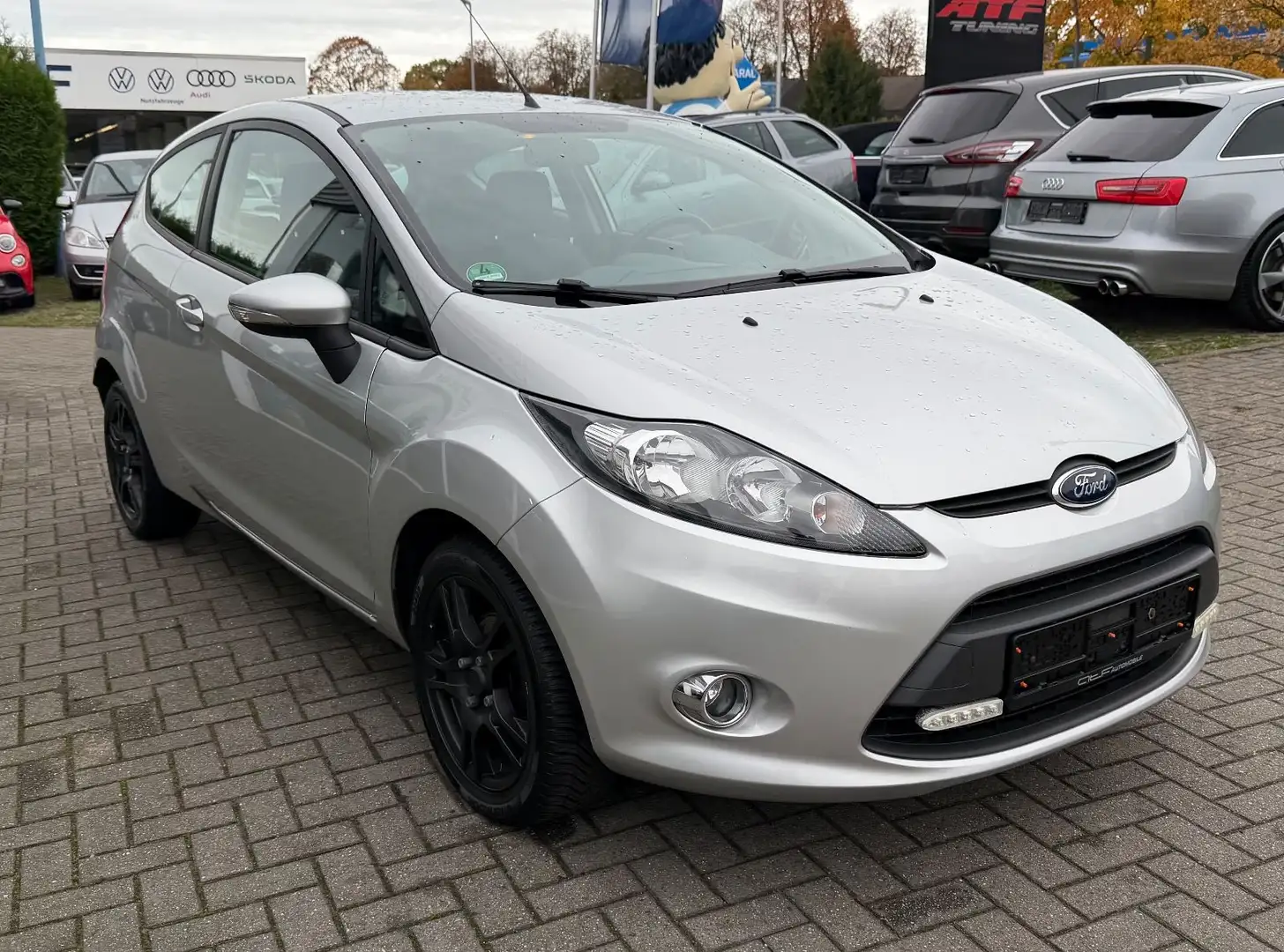 Ford Fiesta Champions Edition Silber - 2
