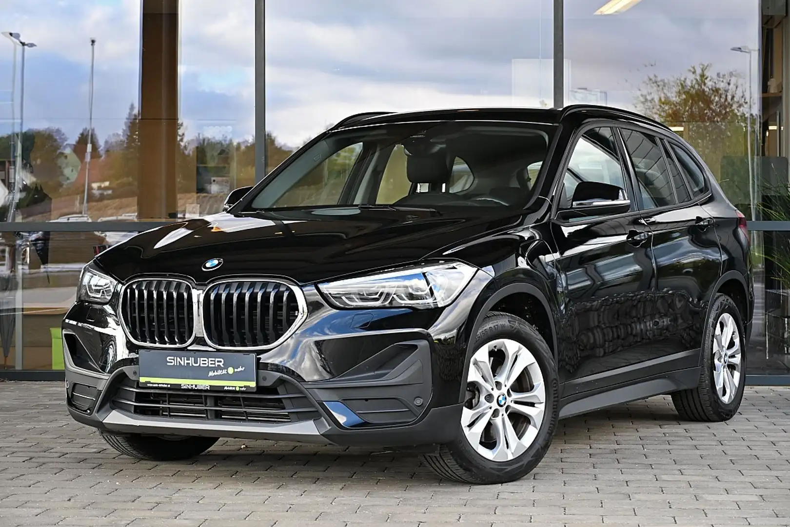 BMW X1 xDrive25e PHEV Aut. AHK, LED, Navi, Sportsitze,... Schwarz - 1
