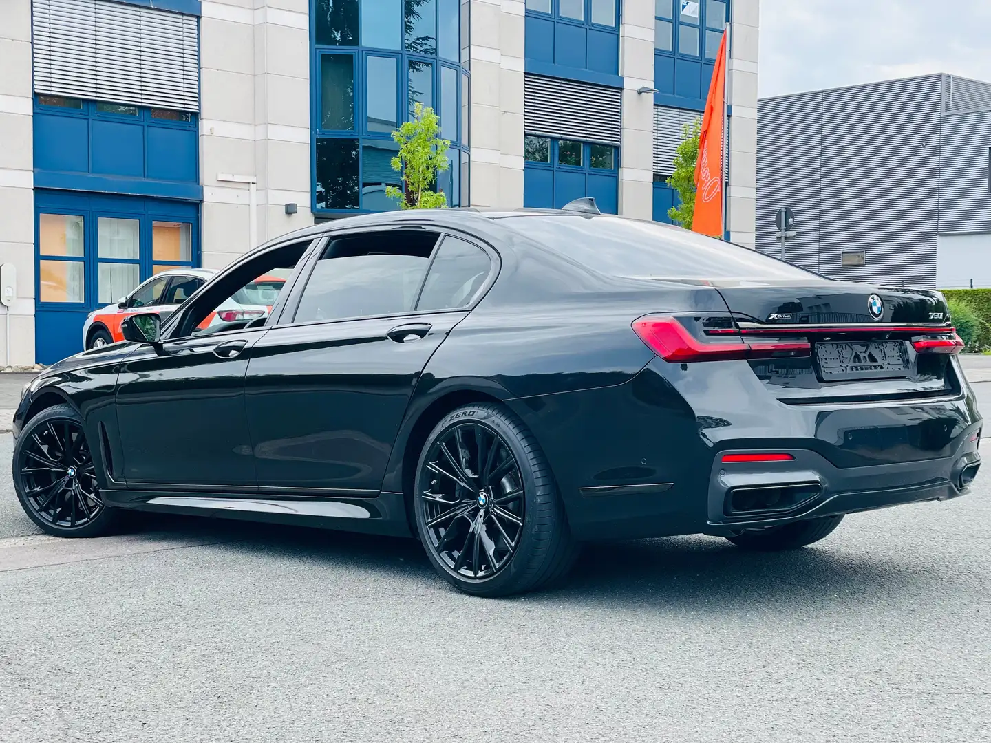 BMW 750 750Li xDrive M-SPORT LANG/GARANTIE/LASER/GESTIK !! Чёрный - 2