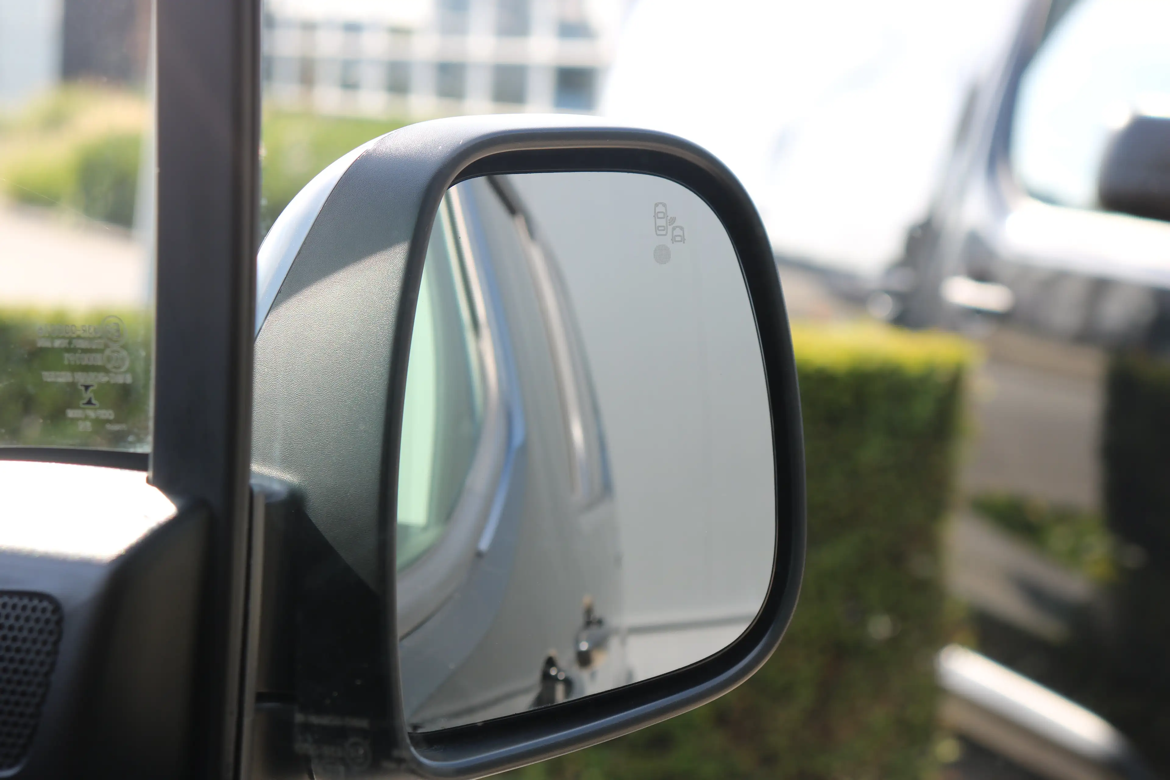 Peugeot e-Rifter EV Allure Pack 50 kWh | Camera | Apple Carplay | P — photo 11