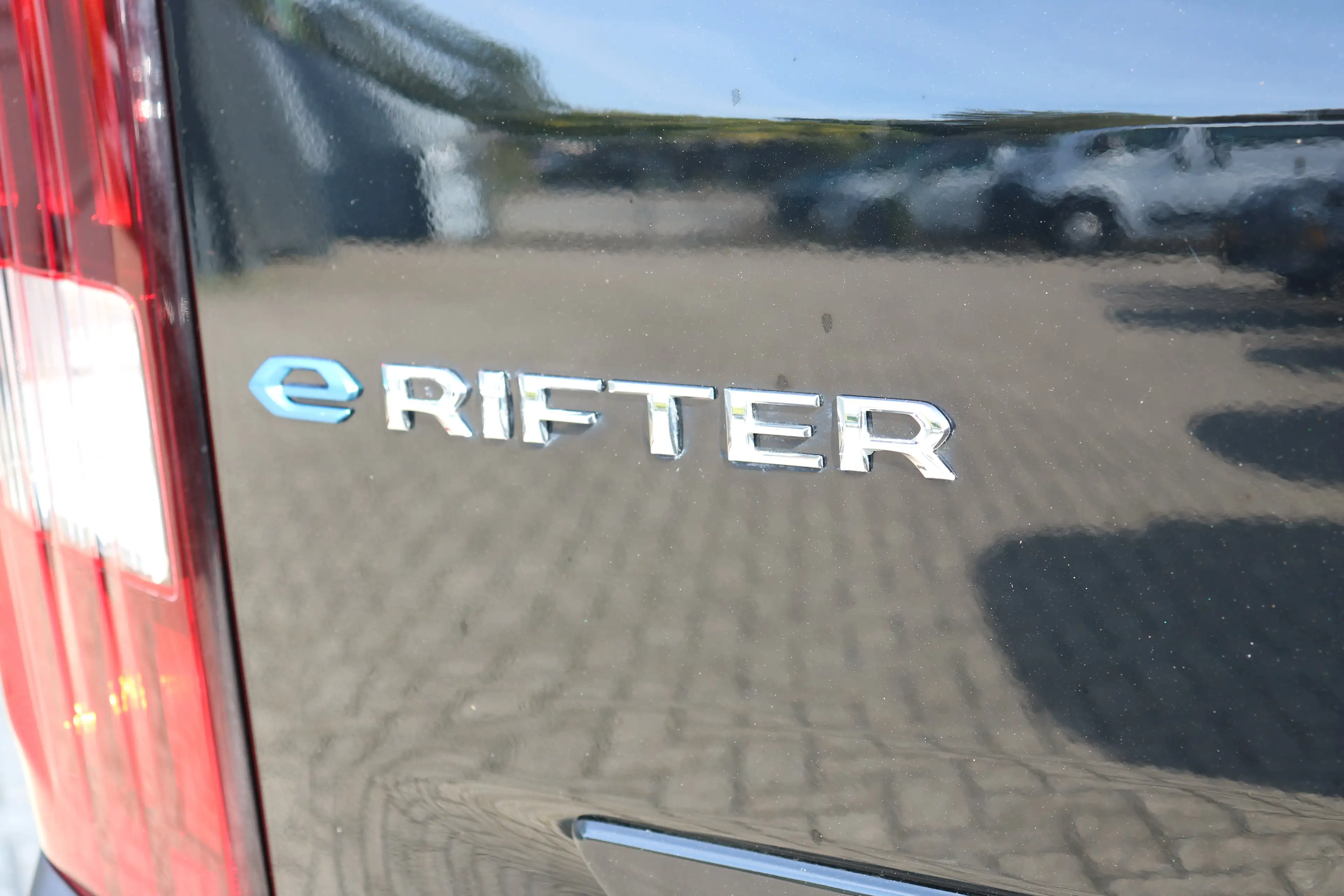 Peugeot e-Rifter EV Allure Pack 50 kWh | Camera | Apple Carplay | P — photo 10