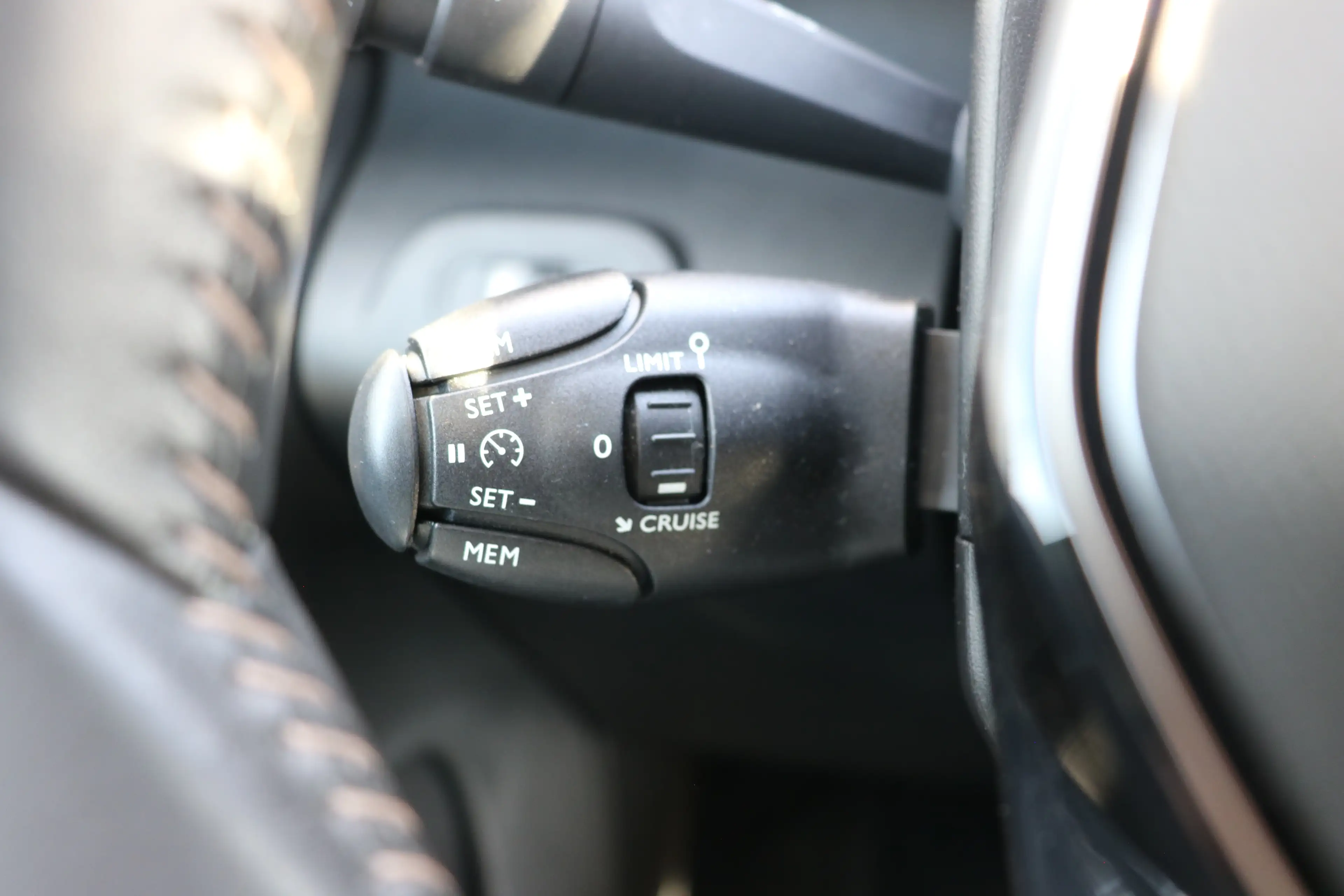 Peugeot e-Rifter EV Allure Pack 50 kWh | Camera | Apple Carplay | P — photo 26