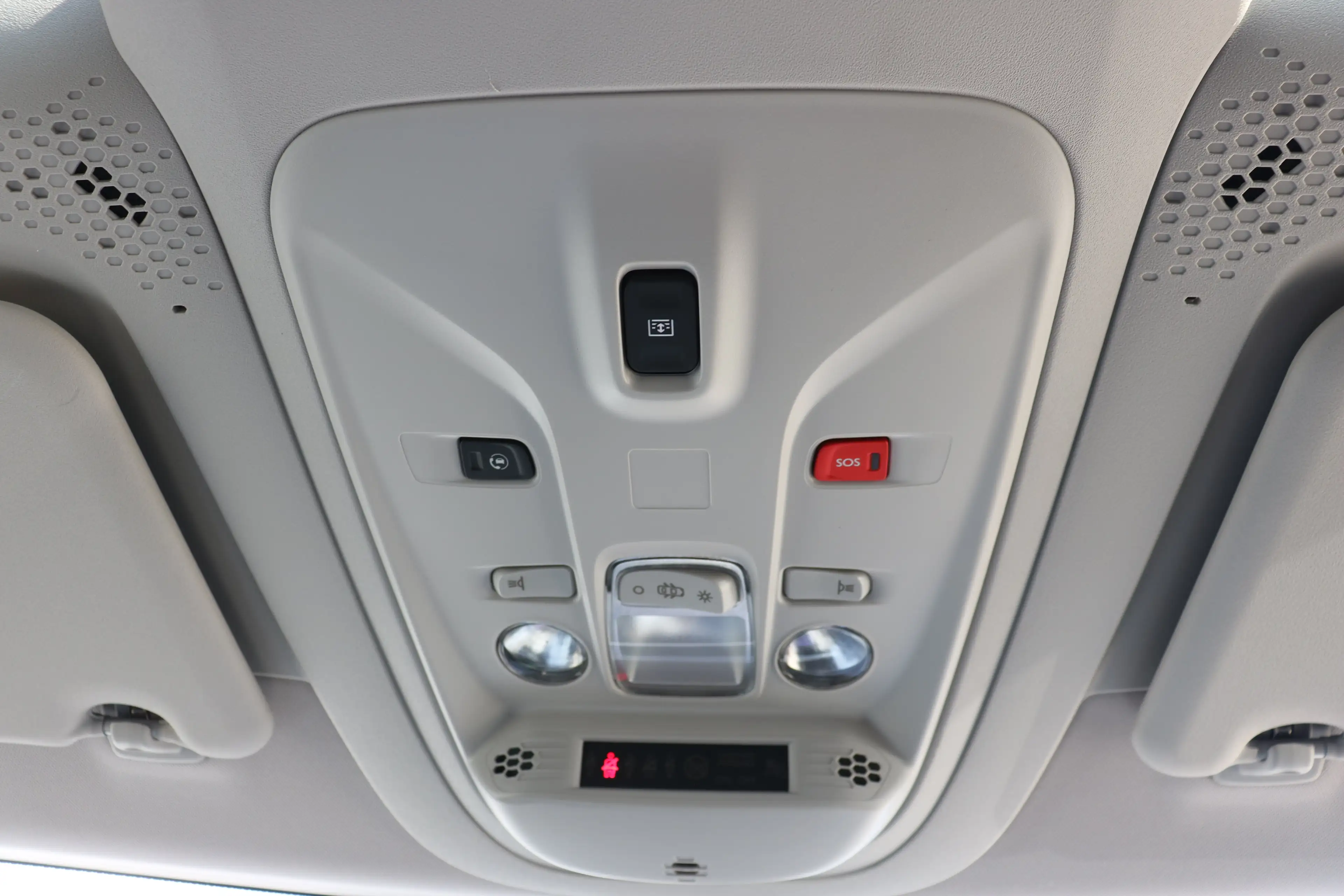 Peugeot e-Rifter EV Allure Pack 50 kWh | Camera | Apple Carplay | P — photo 40