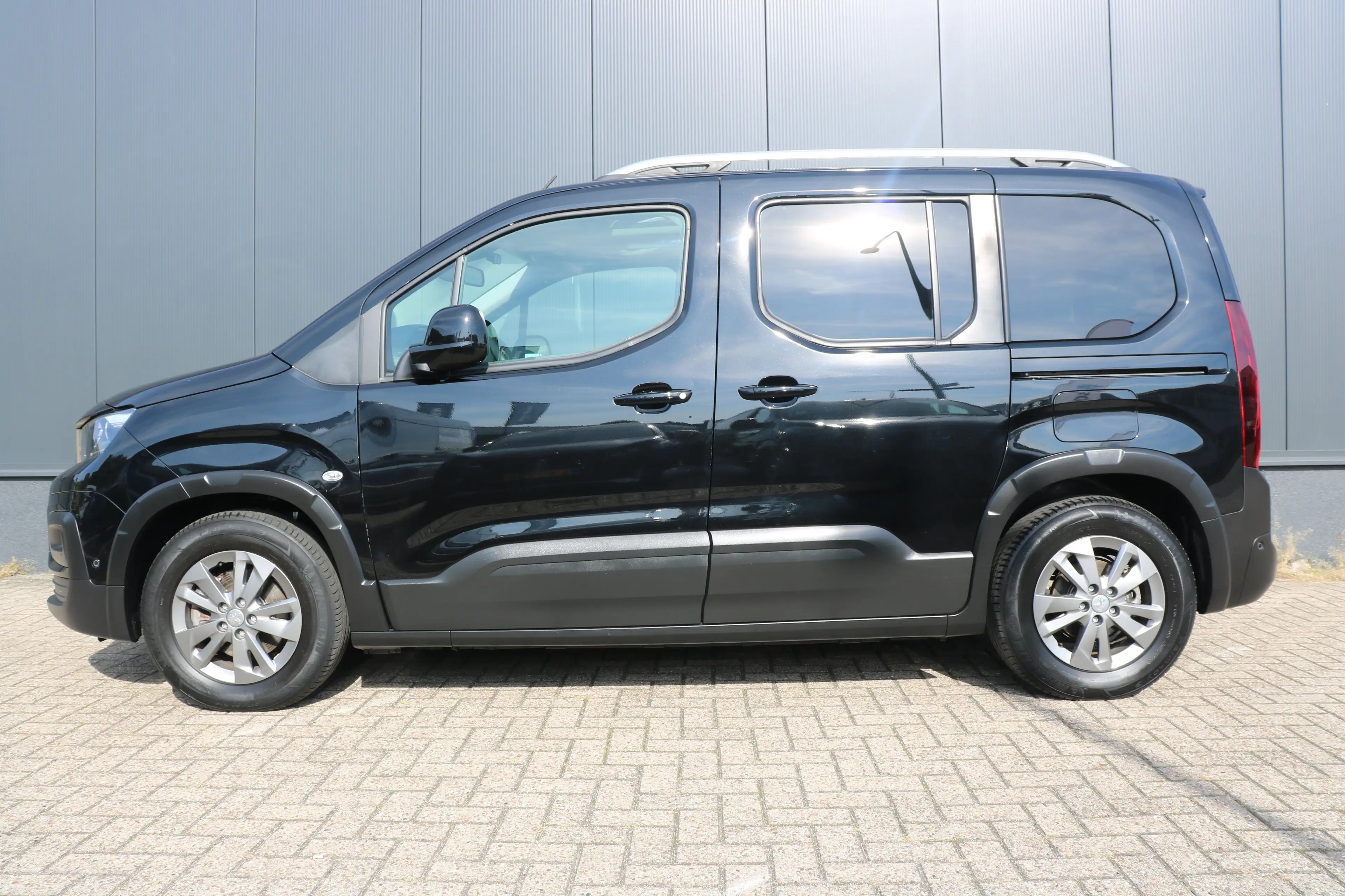 Peugeot e-Rifter EV Allure Pack 50 kWh | Camera | Apple Carplay | P — photo 3