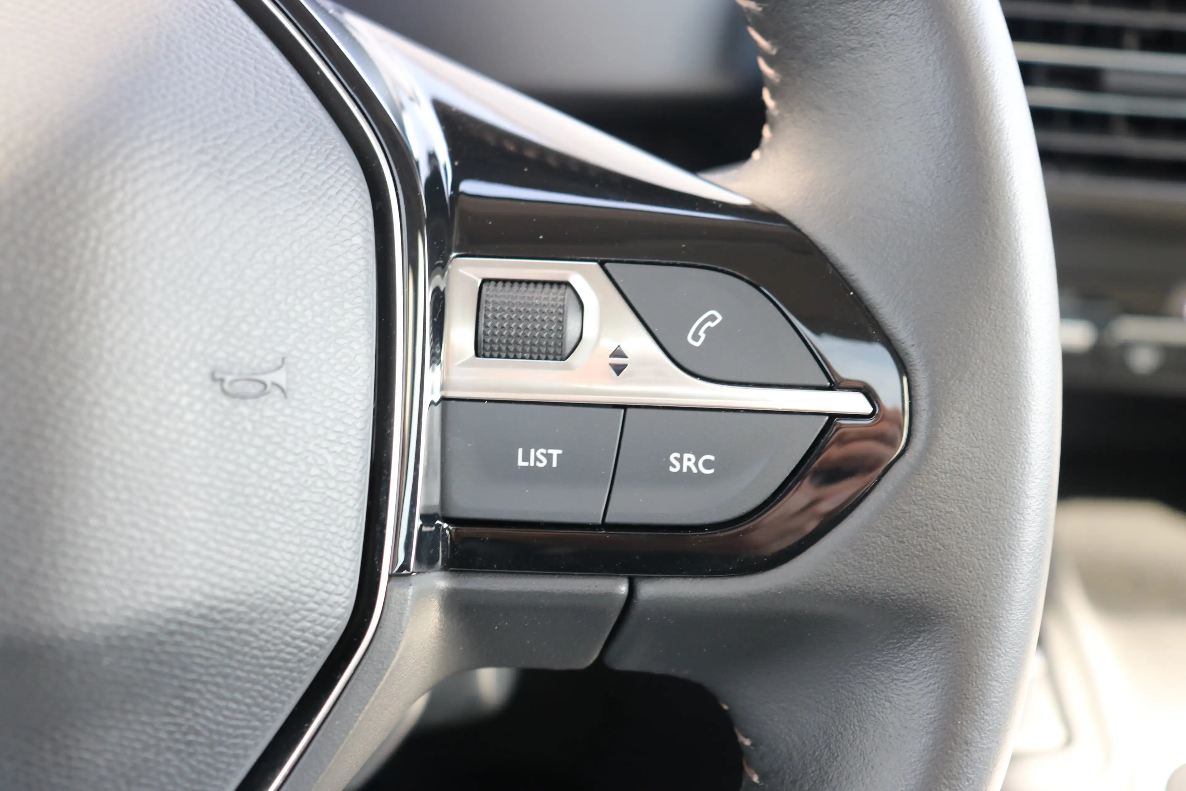 Peugeot e-Rifter EV Allure Pack 50 kWh | Camera | Apple Carplay | P — photo 25