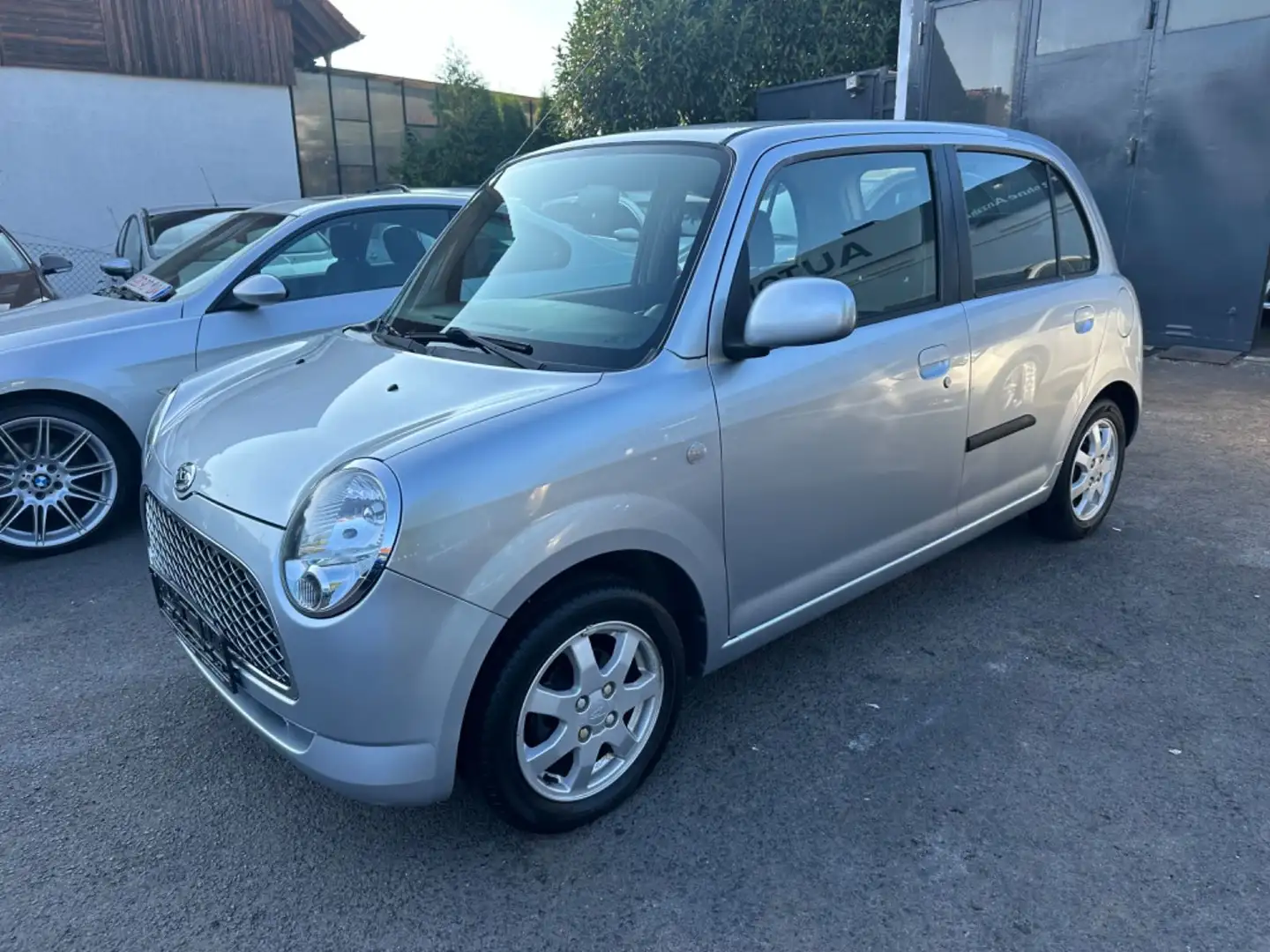 Daihatsu Trevis *Klima*AHK Silber - 1