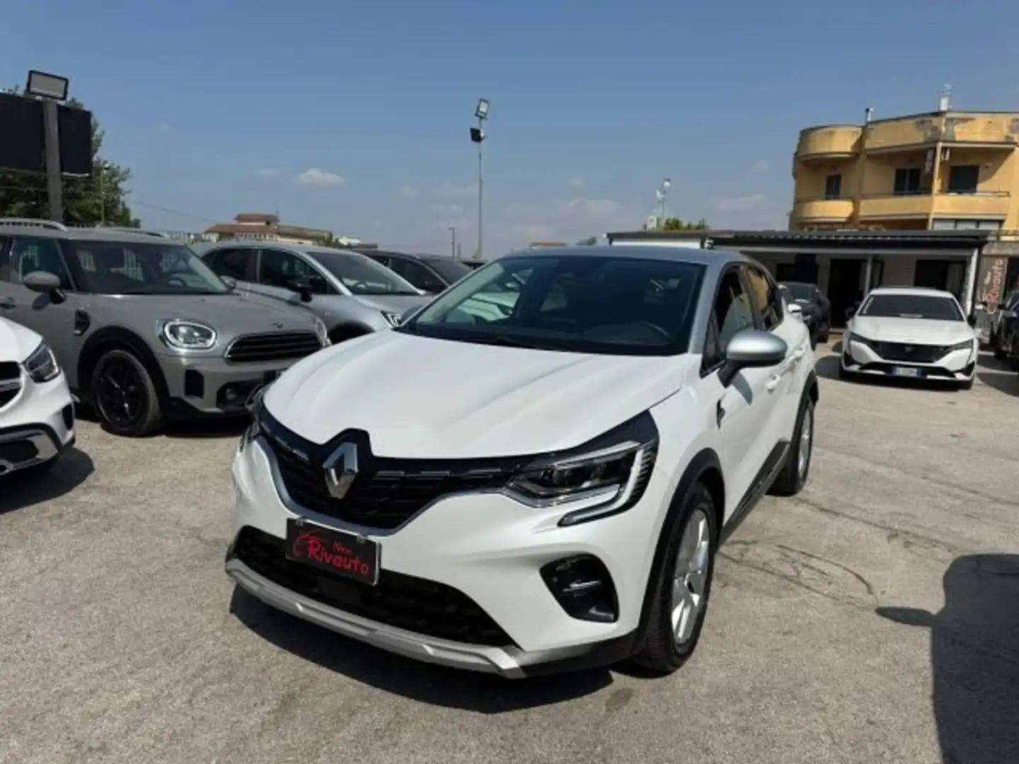 Renault Captur 1.6 E-Tech phev Int 160cv auto my21 Weiß - 2