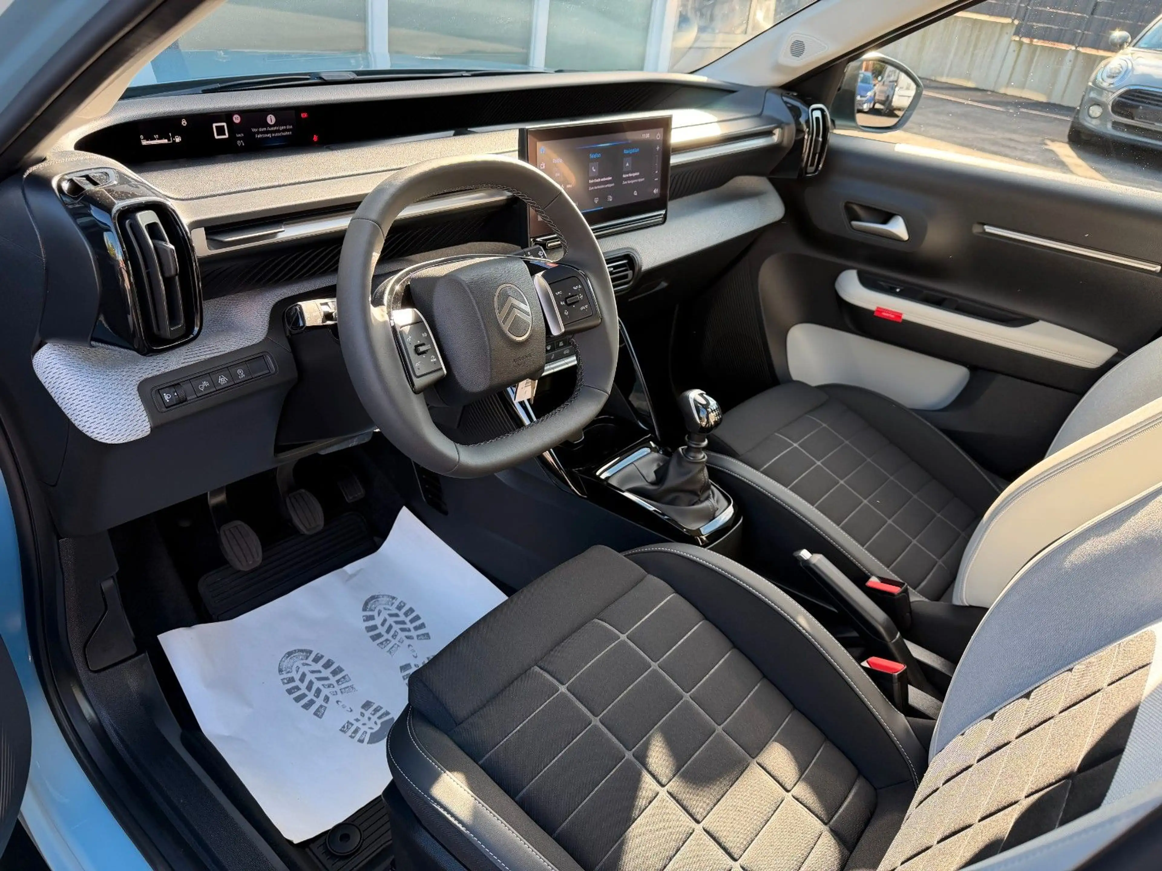 Citroen C3 Turbo 100 MAX*1HAND*CarPlay*SHZ*LHZ*SHA — photo 3