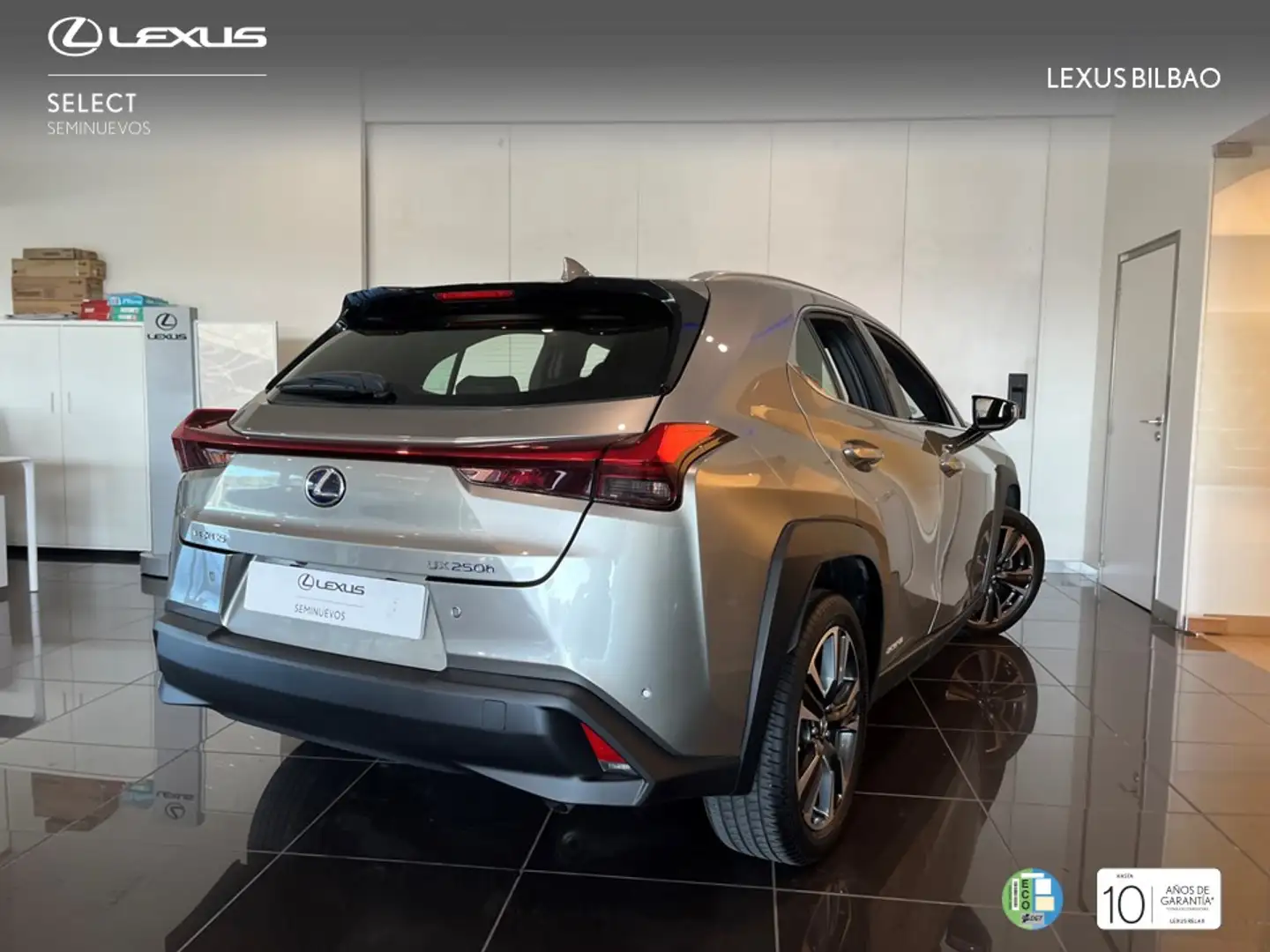 Lexus UX 250h Executive Navigation 2WD Plateado - 2