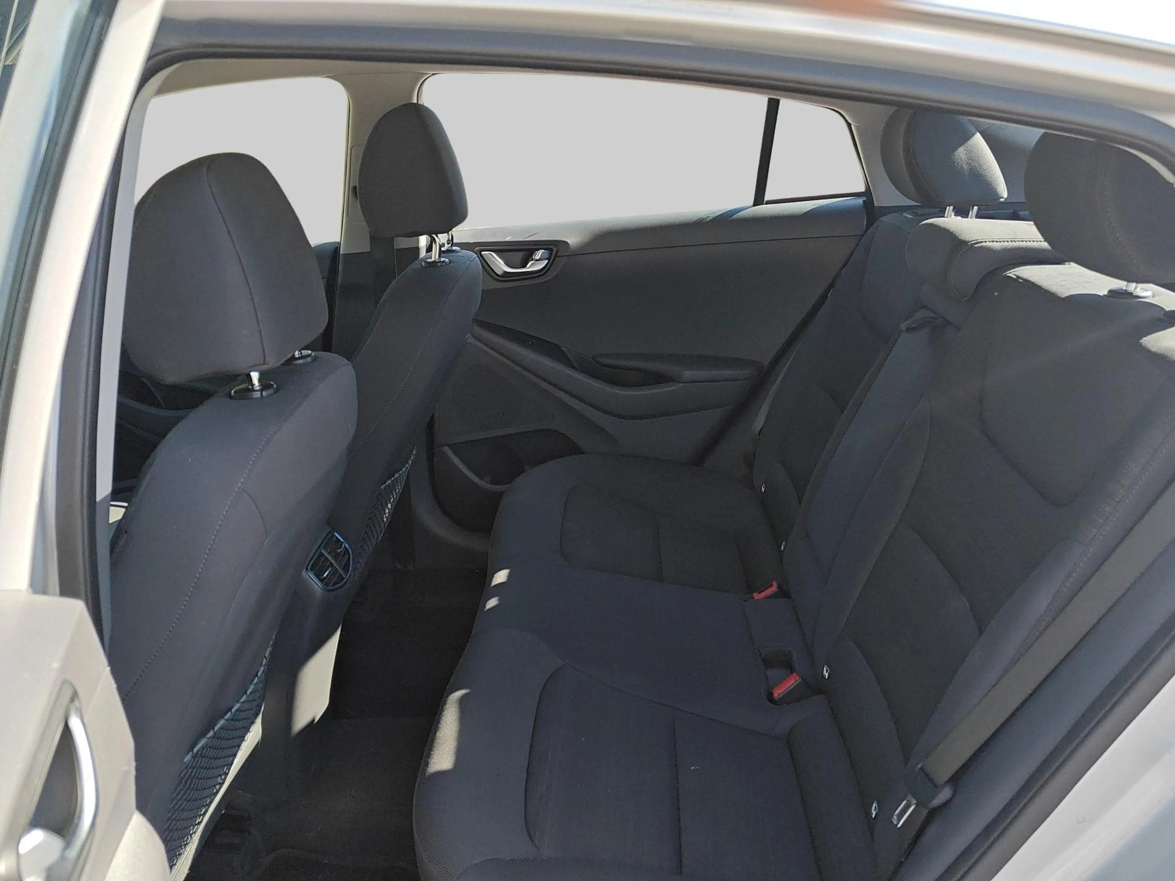 Hyundai IONIQ 1.6 GDi Comfort | Achteruitrijcamera | Apple Carpl — photo 6