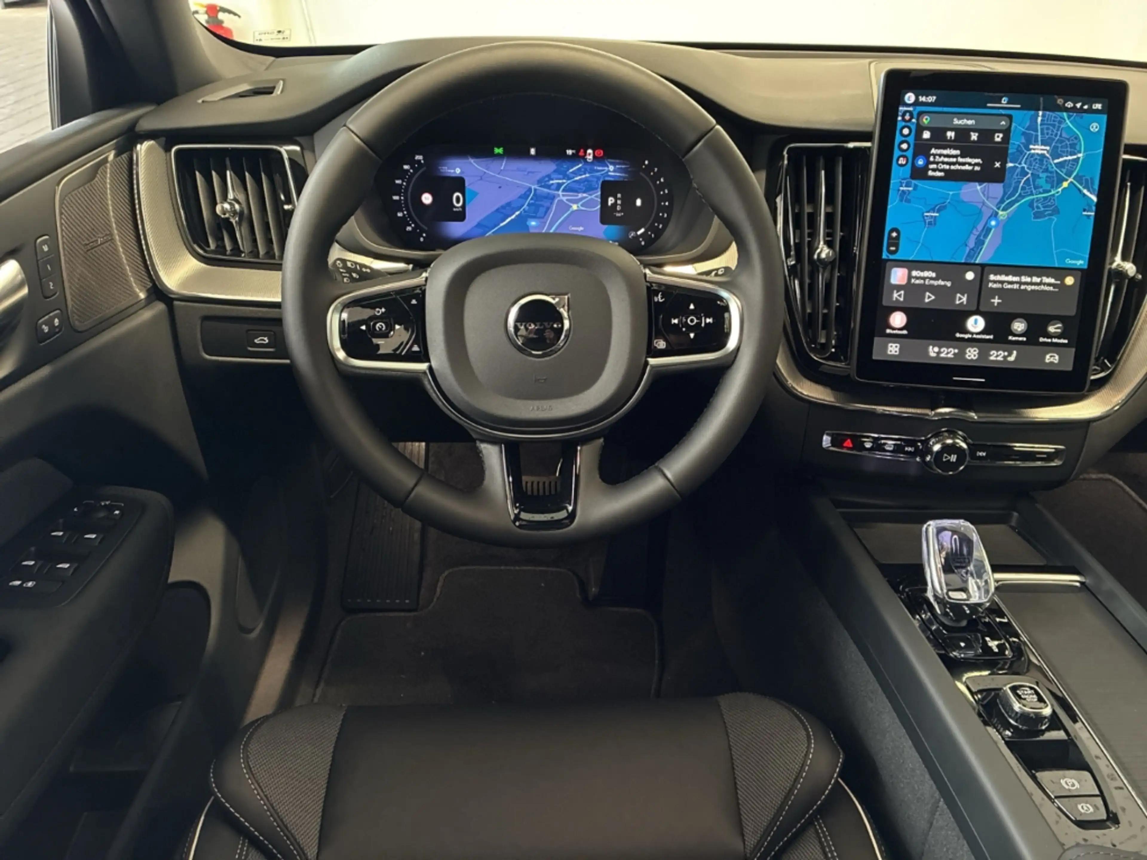 Volvo XC60 2.0 B5 MH AWD Black-Edition Plus AHK Harman Kardon — photo 9