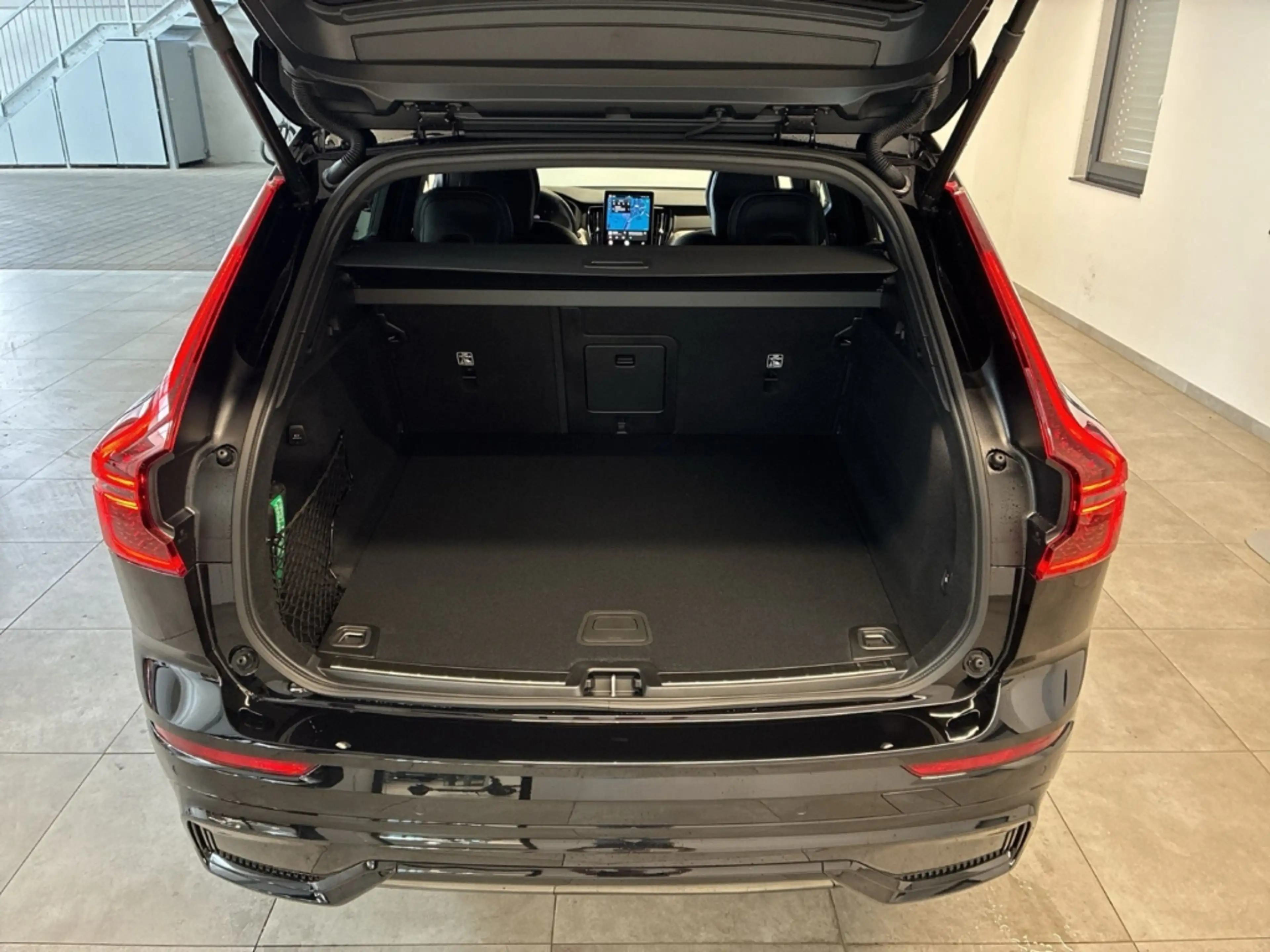 Volvo XC60 2.0 B5 MH AWD Black-Edition Plus AHK Harman Kardon — photo 6